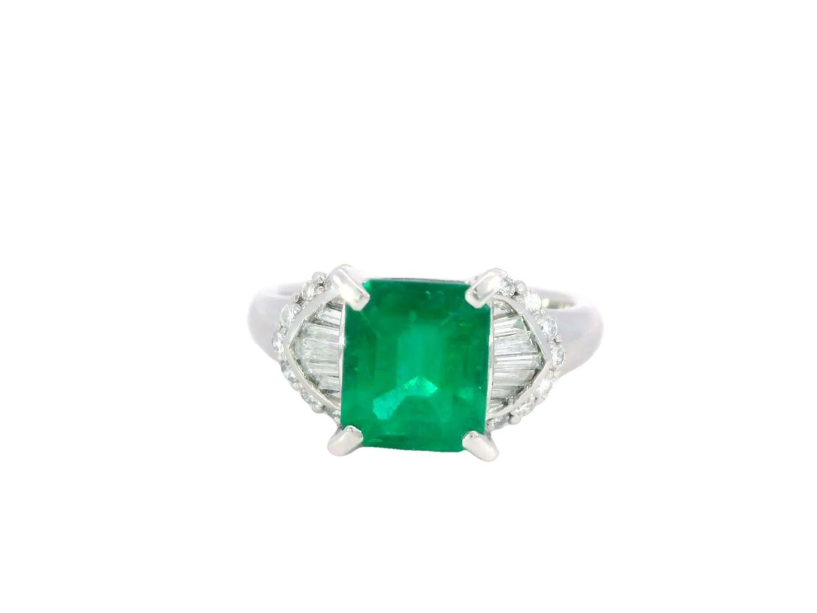 Vintage Emerald Diamond Engagement Ring Solitaire Setting in Platinum ~2.02ctw For Sale 2