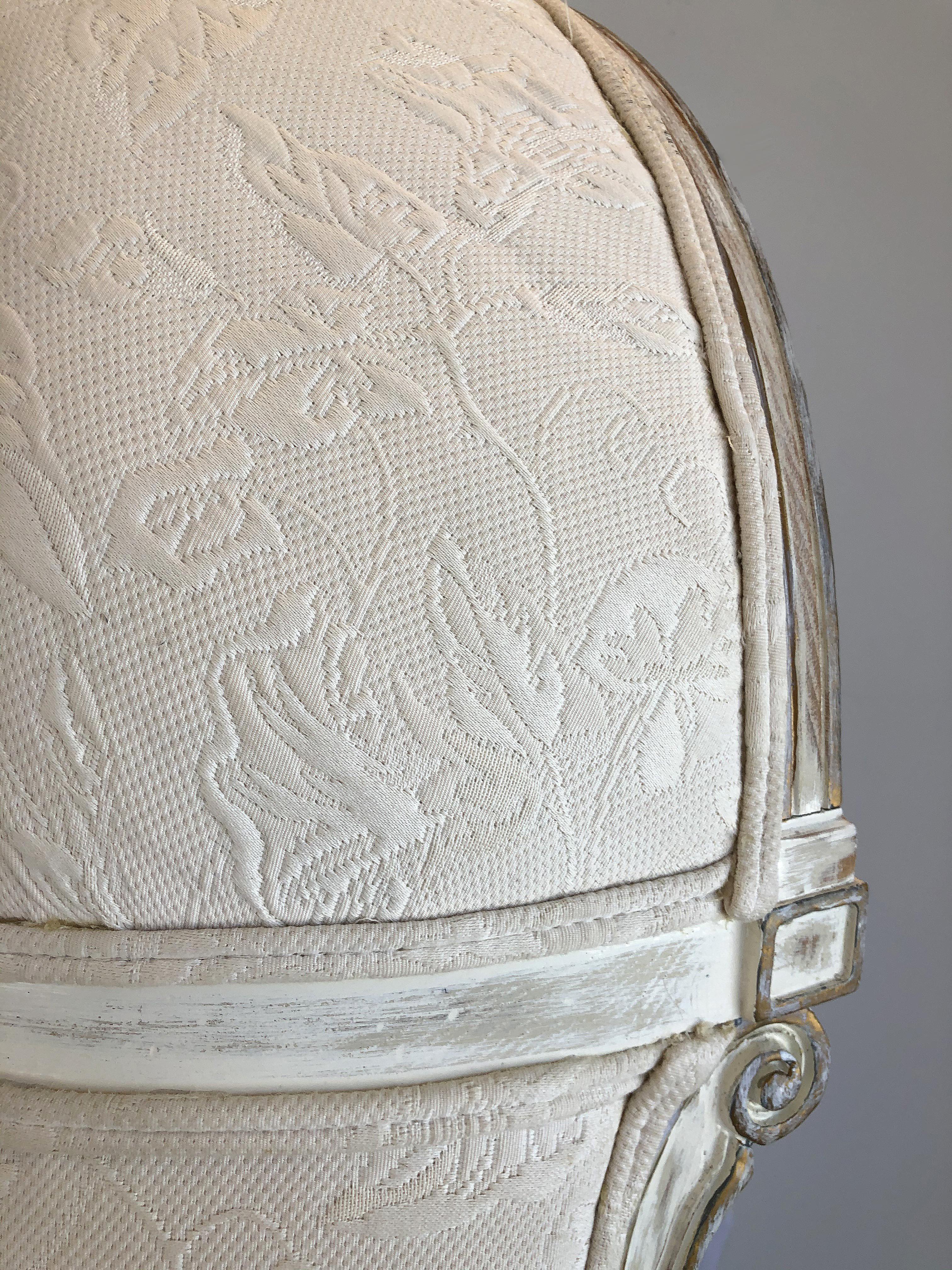 Vintage Classic Hooded Carved Porter's Chair in Damask 1