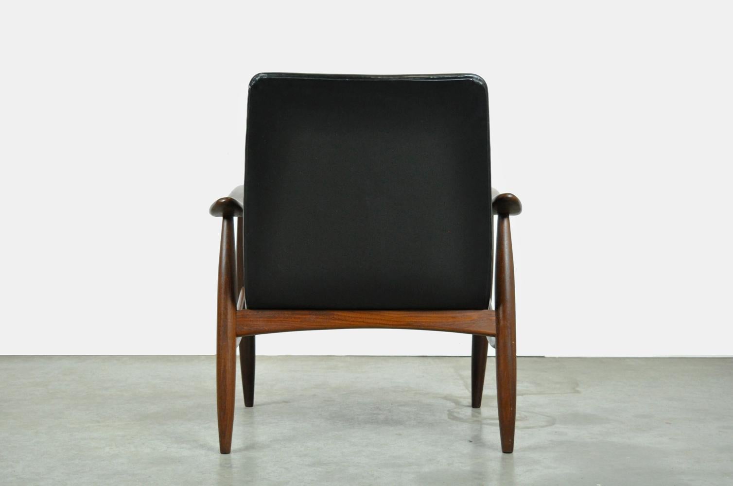 Vintage classic mid-century armchair by Louis van Teeffelen for Webe, 1960s In Good Condition For Sale In Deventer, NL