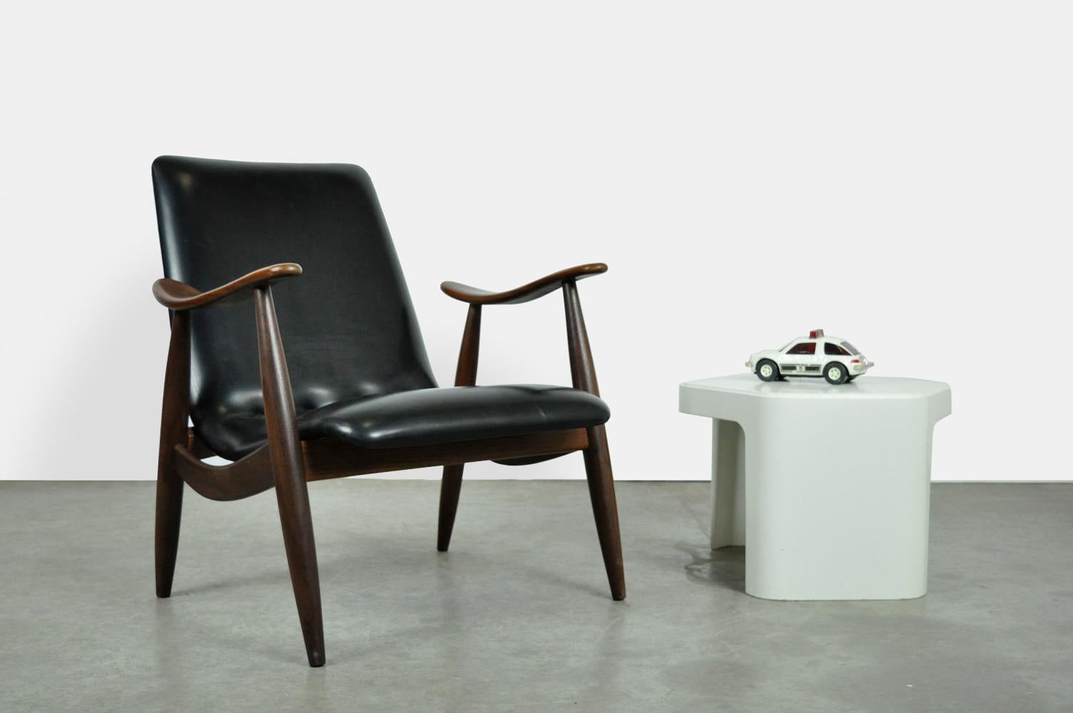 Vintage classic mid-century armchair by Louis van Teeffelen for Webe, 1960s For Sale 9