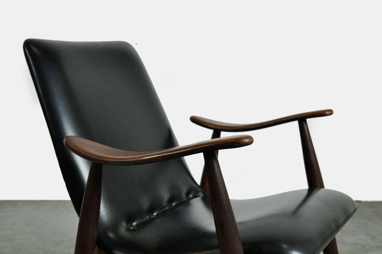 Vintage classic mid-century armchair by Louis van Teeffelen for Webe, 1960s For Sale 1
