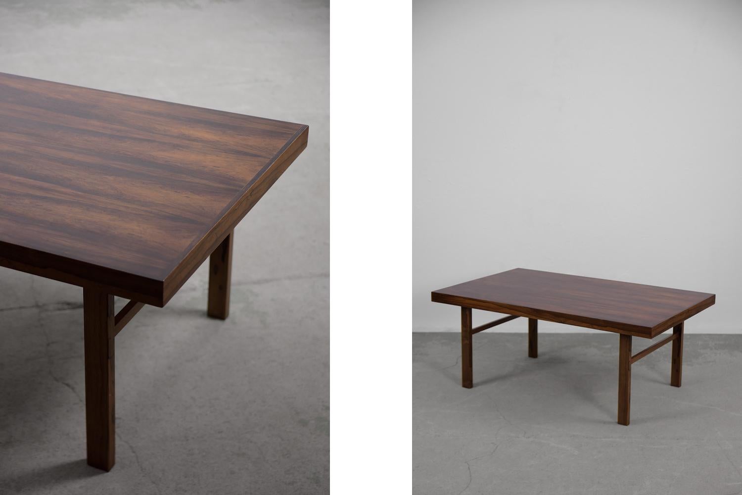 Vintage Classic Mid-Century Brazilian Colonial Modern Rosewood Coffee Table For Sale 1