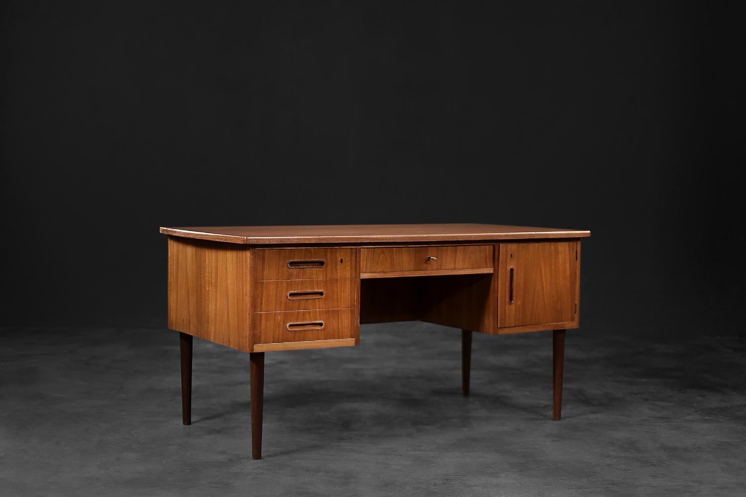 Vintage Classic Midcentury Danish Scandinavian Modern Teak Bilateral Desk For Sale 8