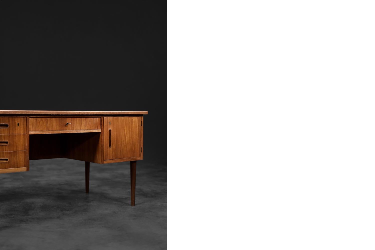 Vintage Classic Midcentury Danish Scandinavian Modern Teak Bilateral Desk For Sale 5