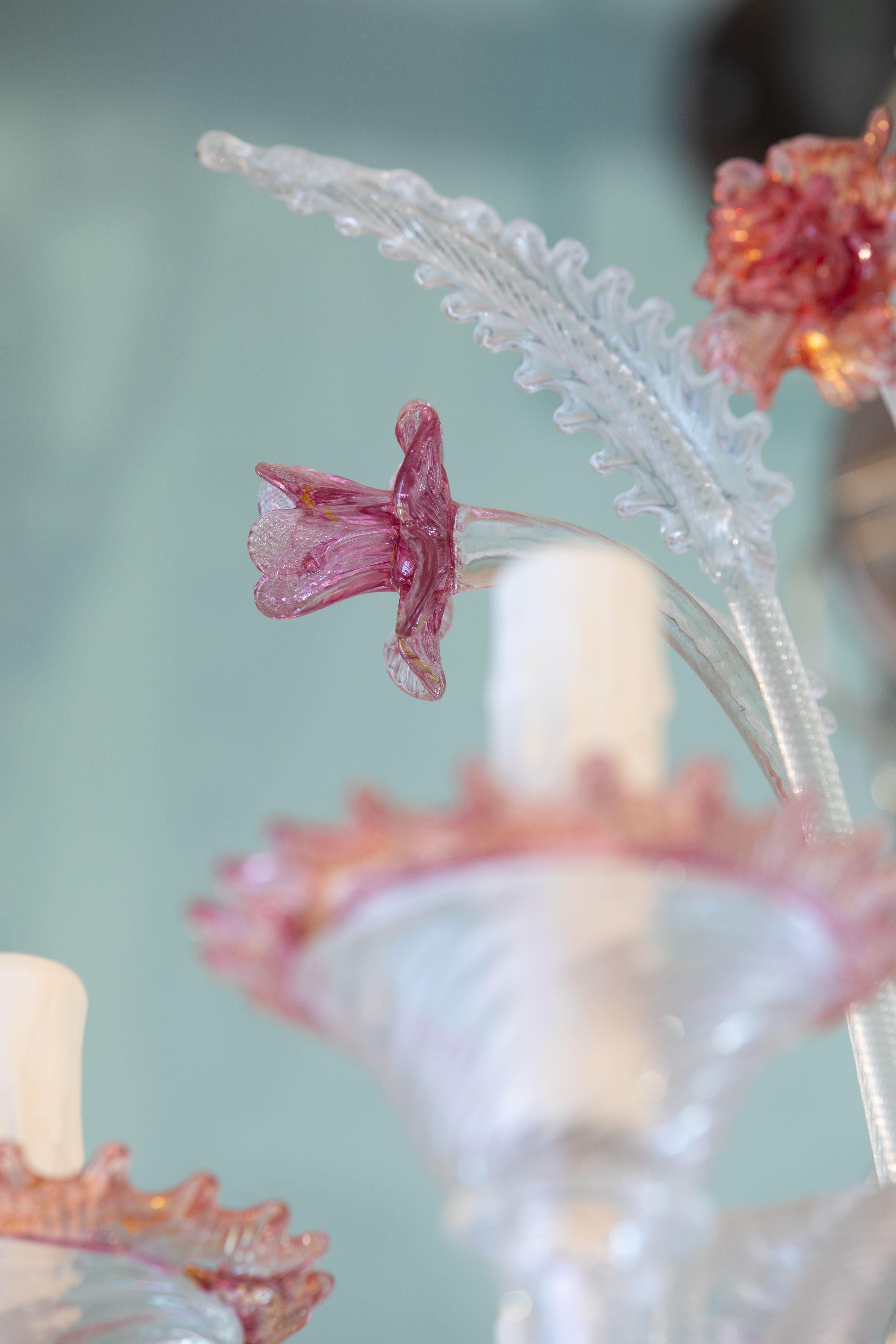 Vintage, Classic Murano Glas Kronleuchter-Klar und Rosa (Himbeere) (Geblasenes Glas) im Angebot