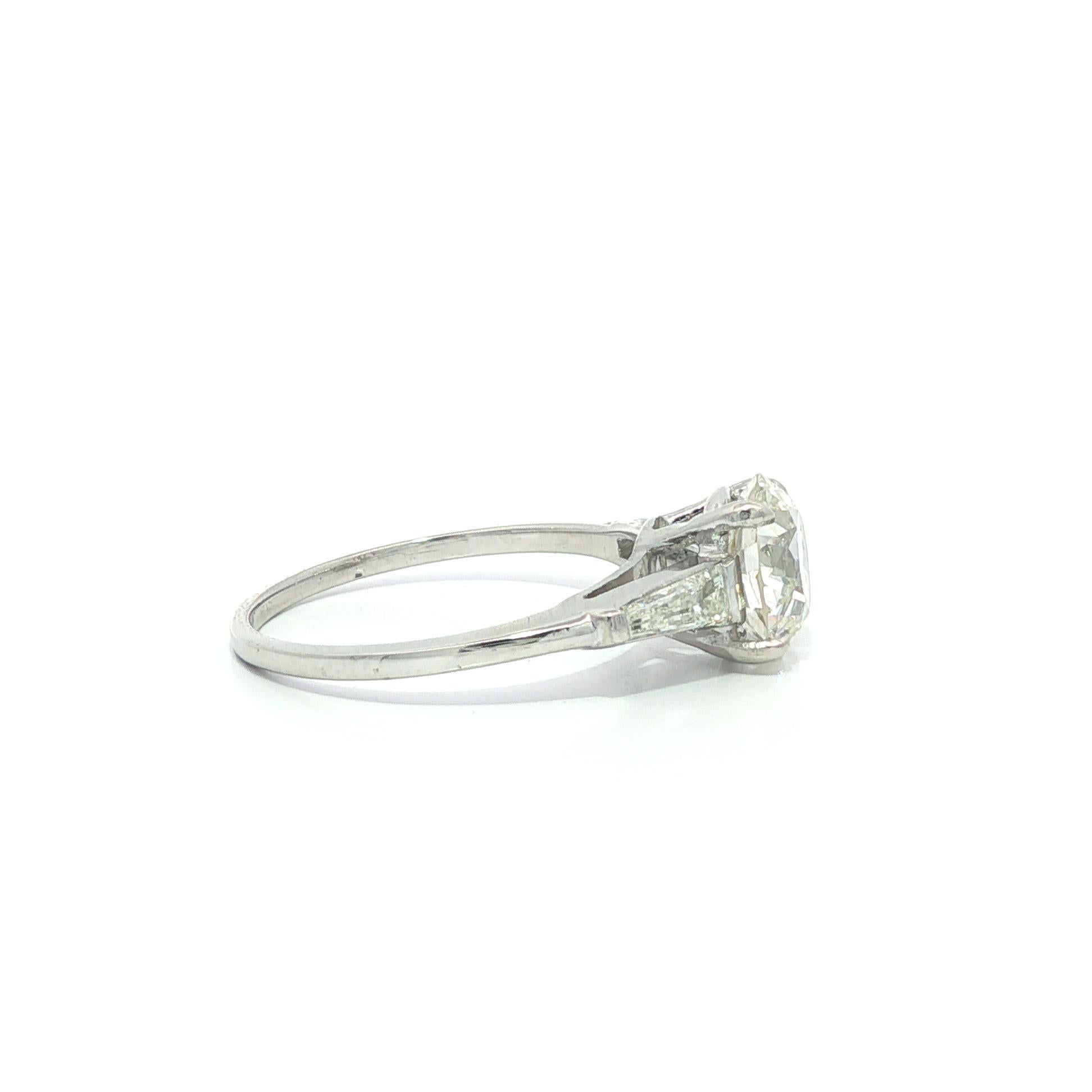 Bague classique vintage en platine GIA 2.56ct Old Round Cut Baguette Diamond Sides en vente 8