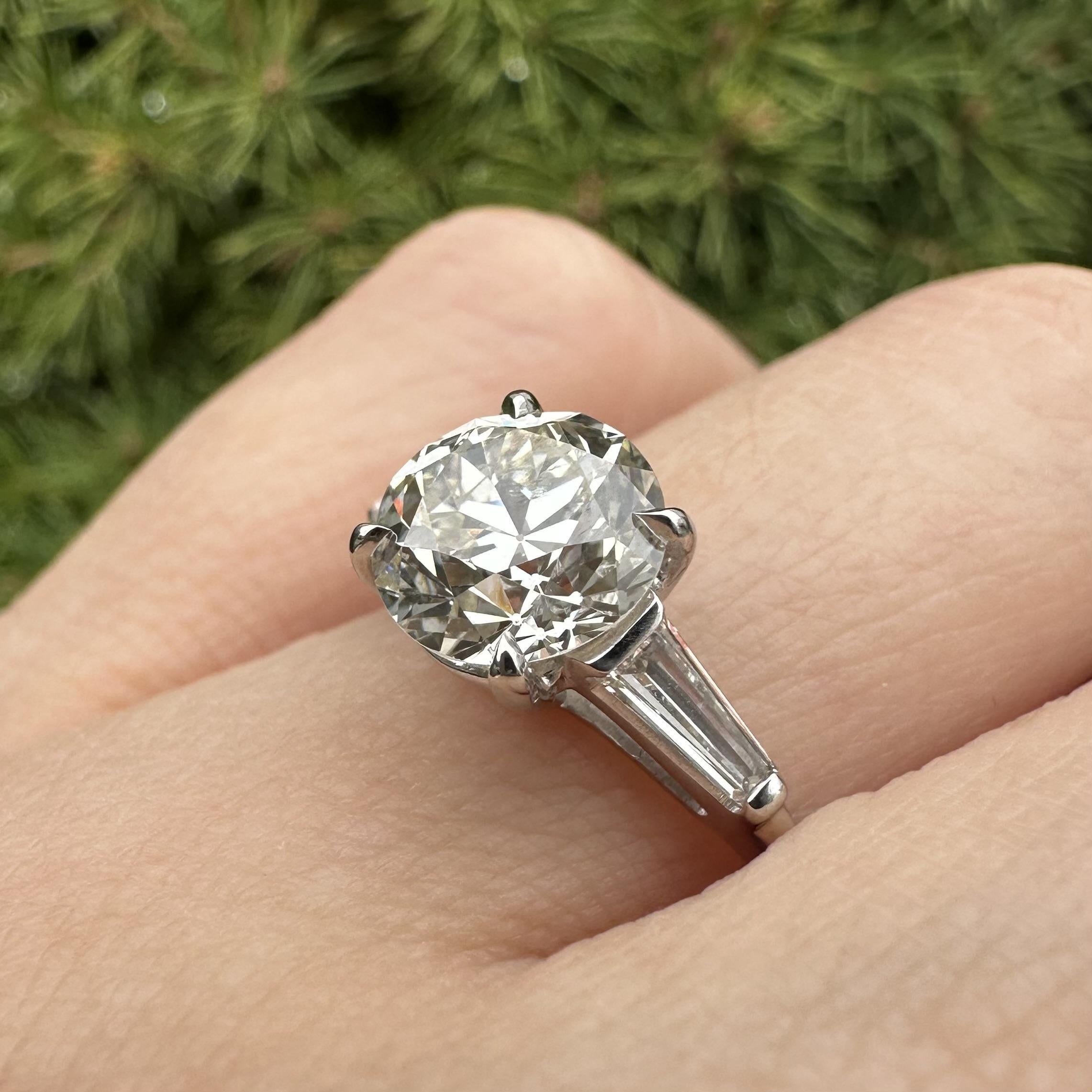 Bague classique vintage en platine GIA 2.56ct Old Round Cut Baguette Diamond Sides en vente 12