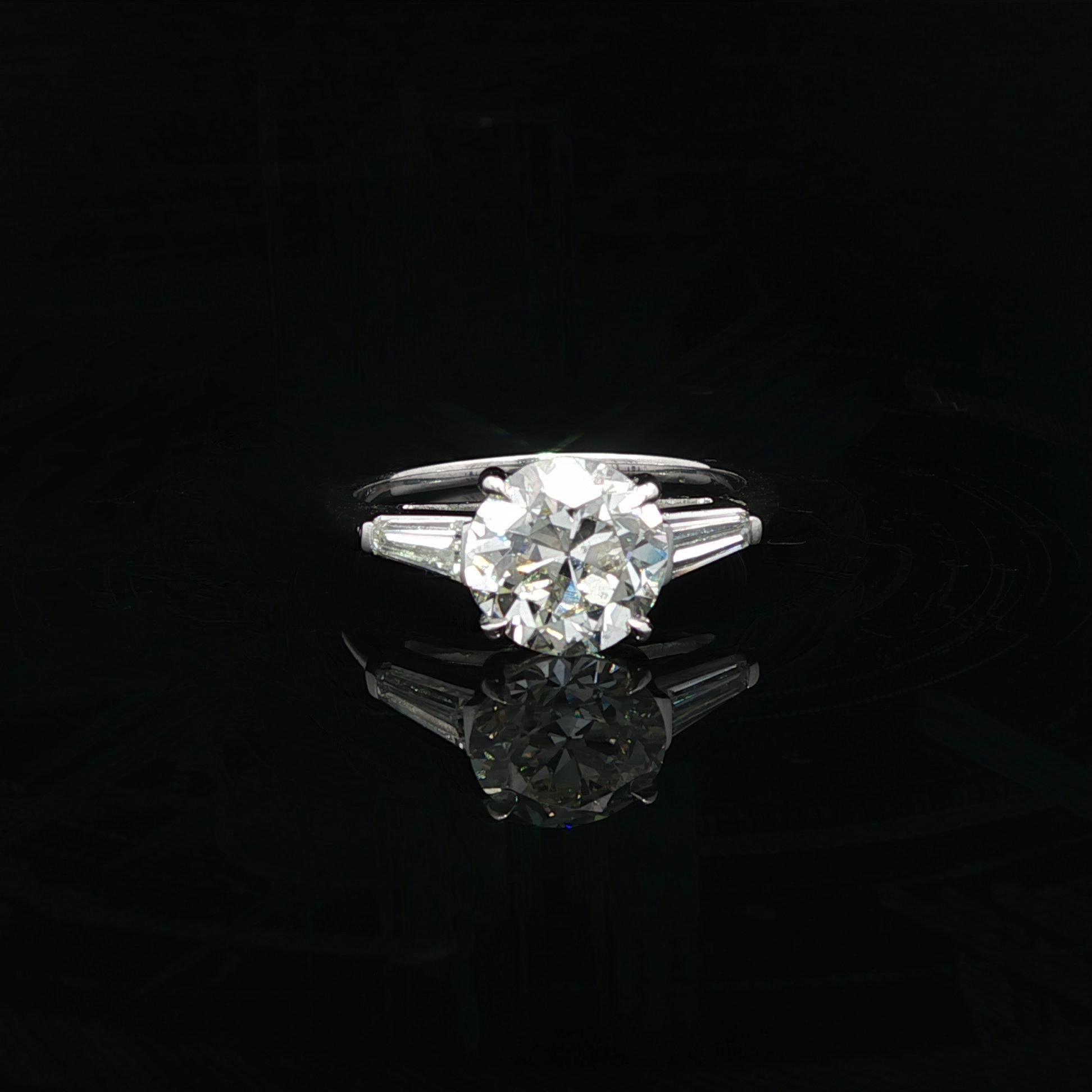 --Pierre(s) :...
(1) Diamant naturel authentique - taille ronde circulaire européenne ancienne - magnifique motif de facettes - serti à l'anneau - couleur K - pureté VS1 - 2,16ct (exact - certifié)
** Voir les détails de la certification ci-dessous