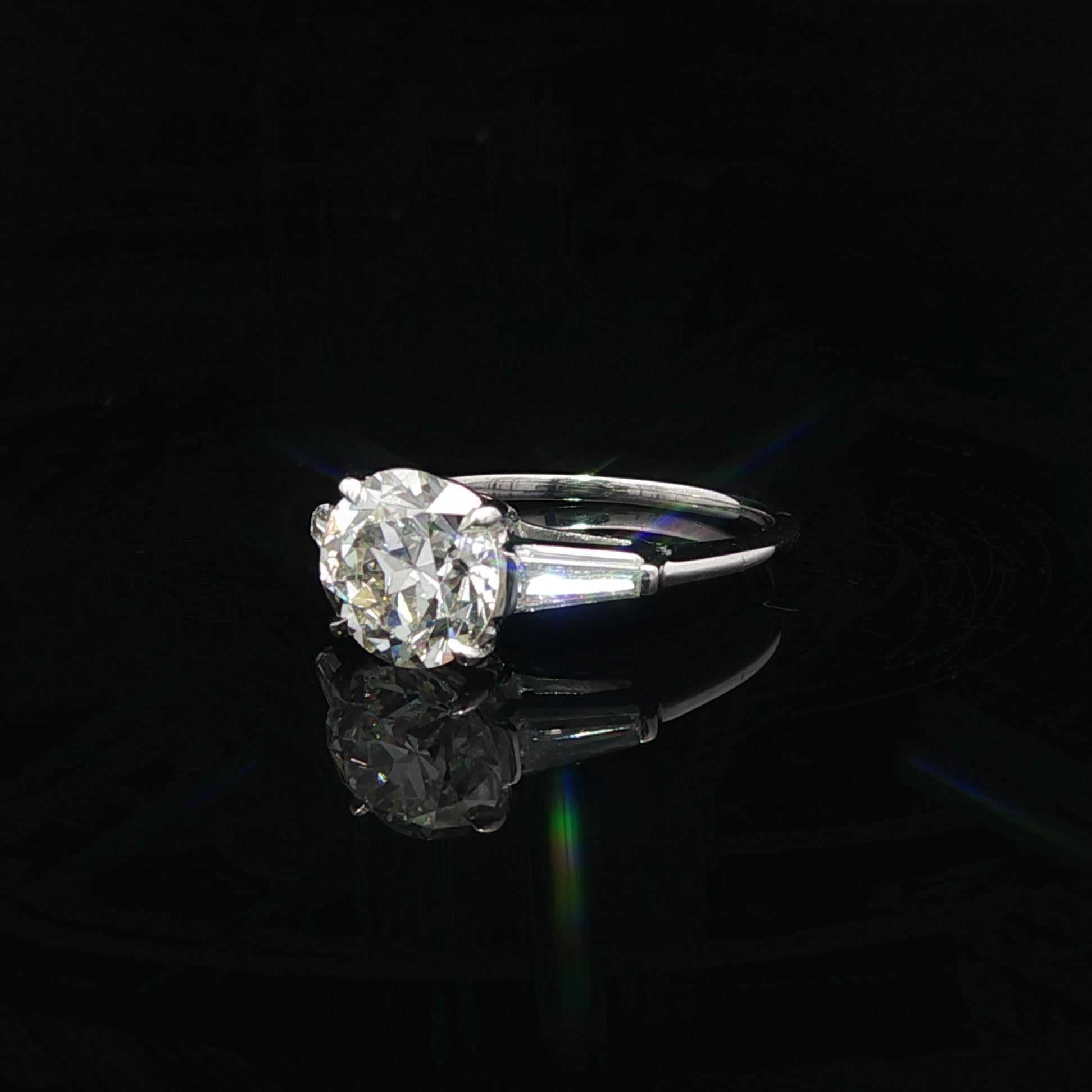 Bague classique vintage en platine GIA 2.56ct Old Round Cut Baguette Diamond Sides Bon état - En vente à Montclair, NJ