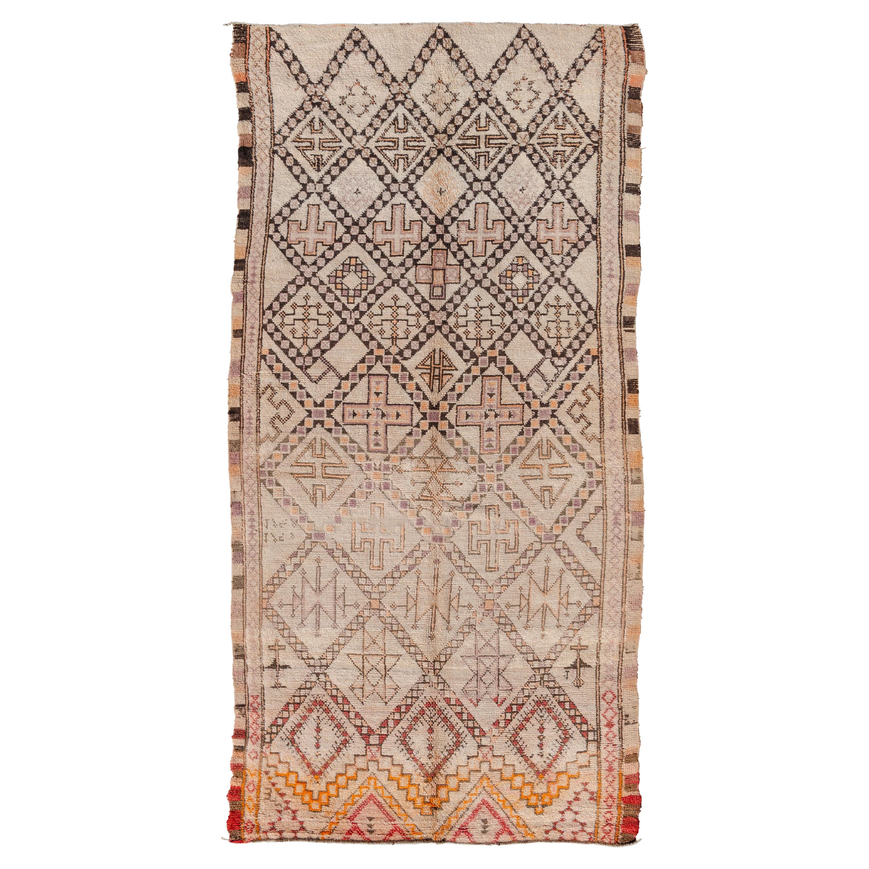 Vintage classic Beni Ouarain Moroccan Berber Carpet curated by Breuckelen Berber For Sale