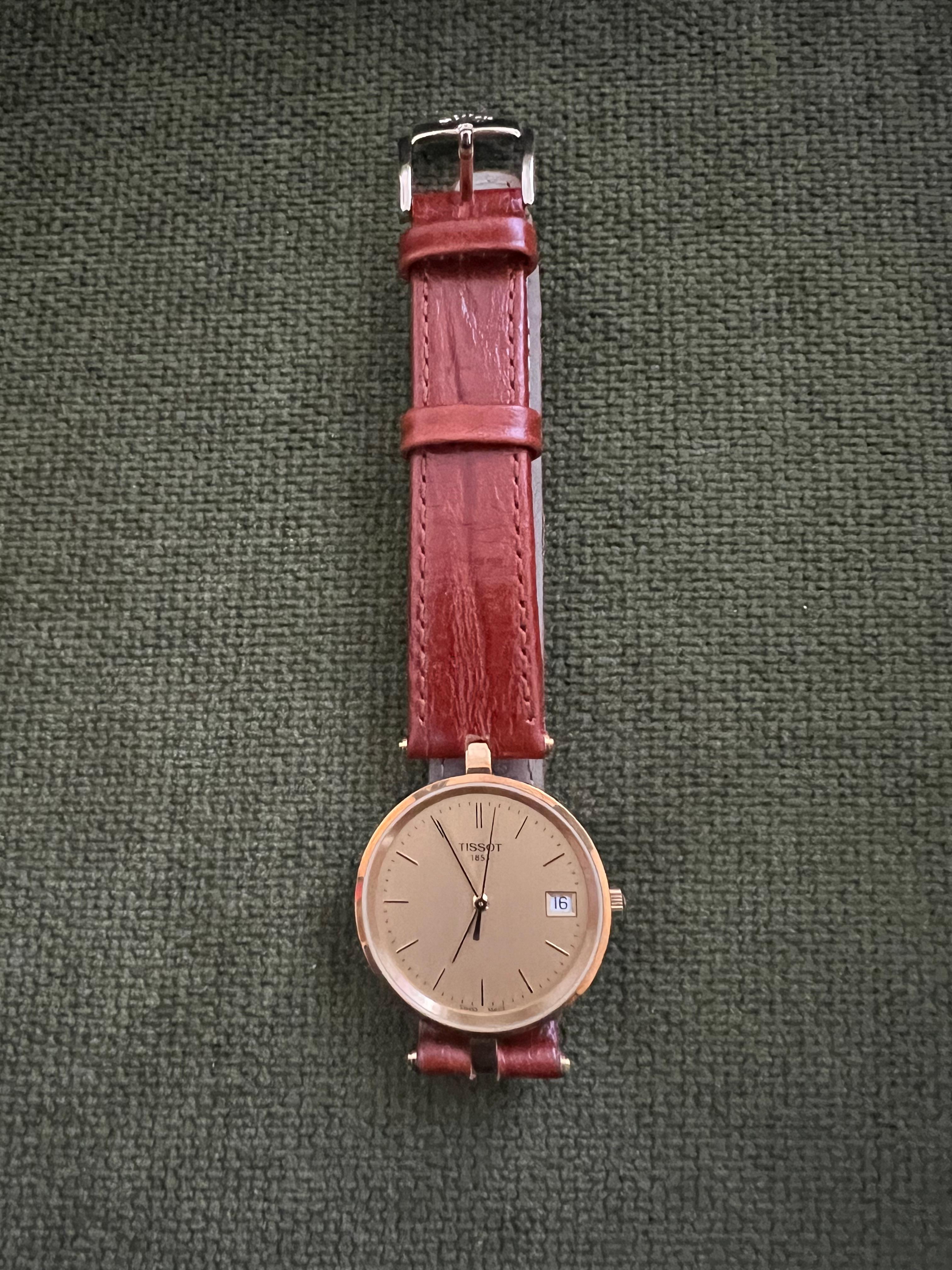 Vintage Classic Tissot GoldRun, 18K Gold Gehäuse & Brown Lather Strap Original Gehäuse im Zustand „Hervorragend“ im Angebot in New York, NY