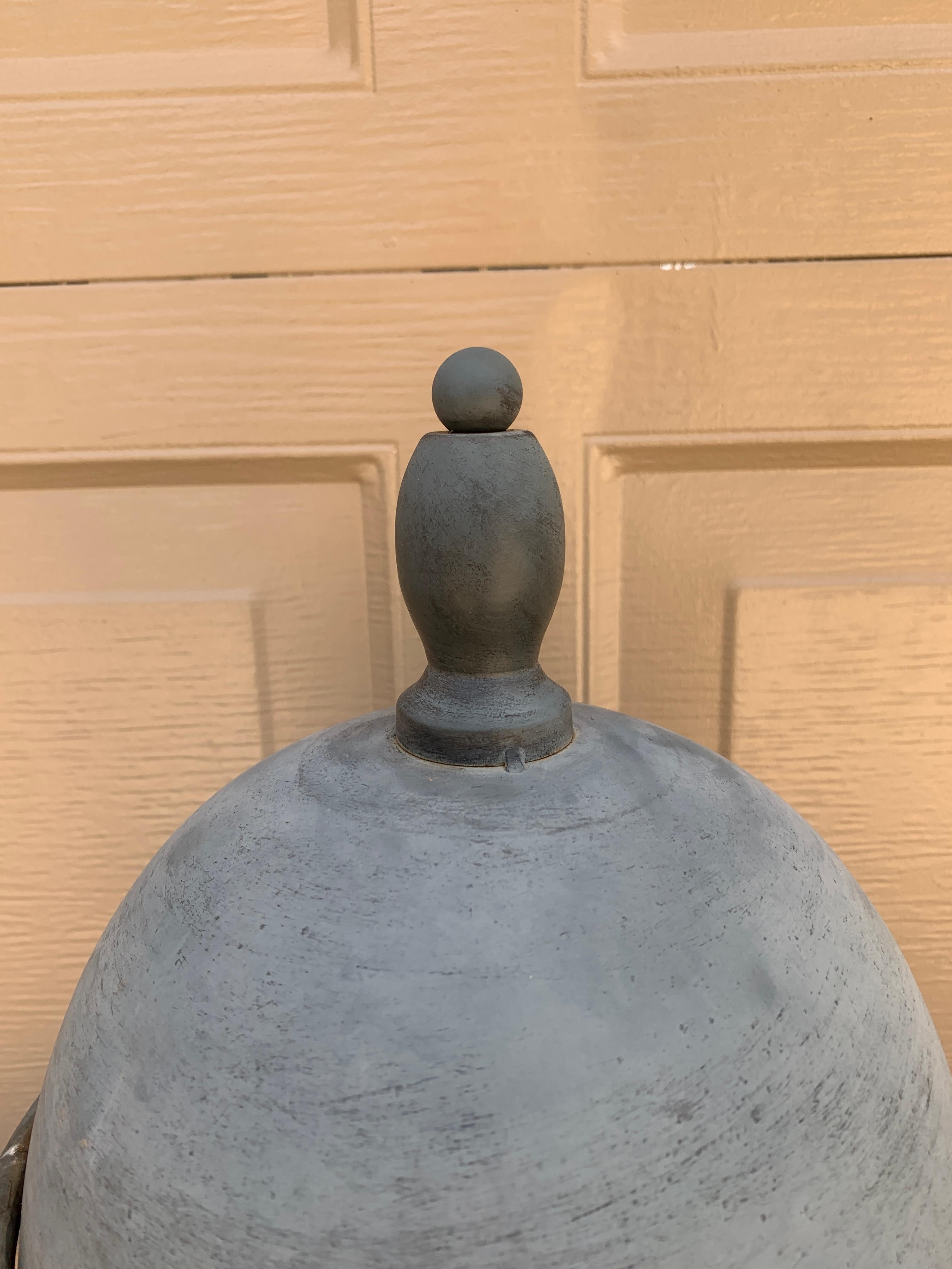 Vintage Classical Metal Orb Garden Finial In Good Condition For Sale In Elkhart, IN