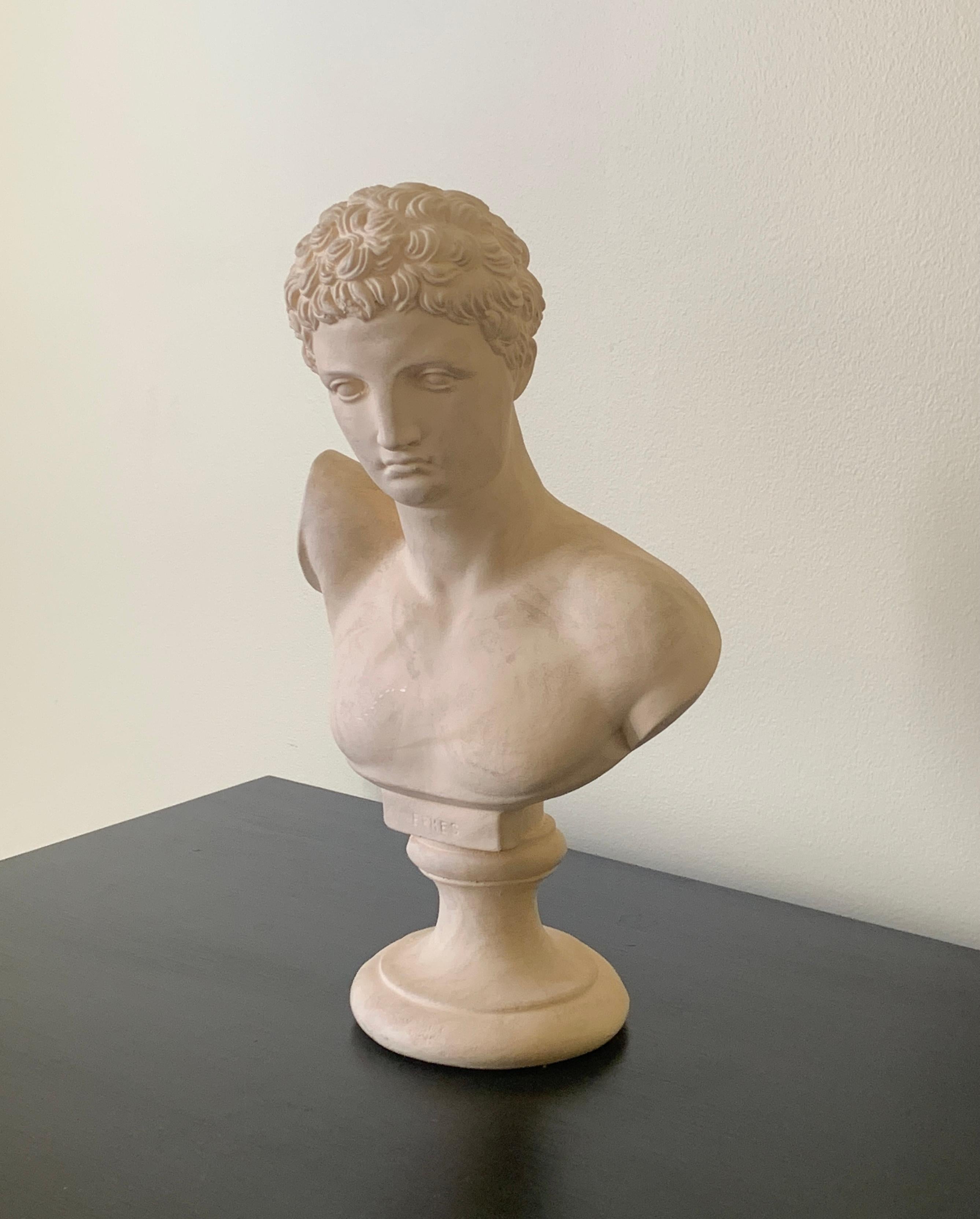 A gorgeous cast plaster Neoclassical Grand Tour style male head bust of Hermes sculpture

USA, Late 20th Century

Measures: 8