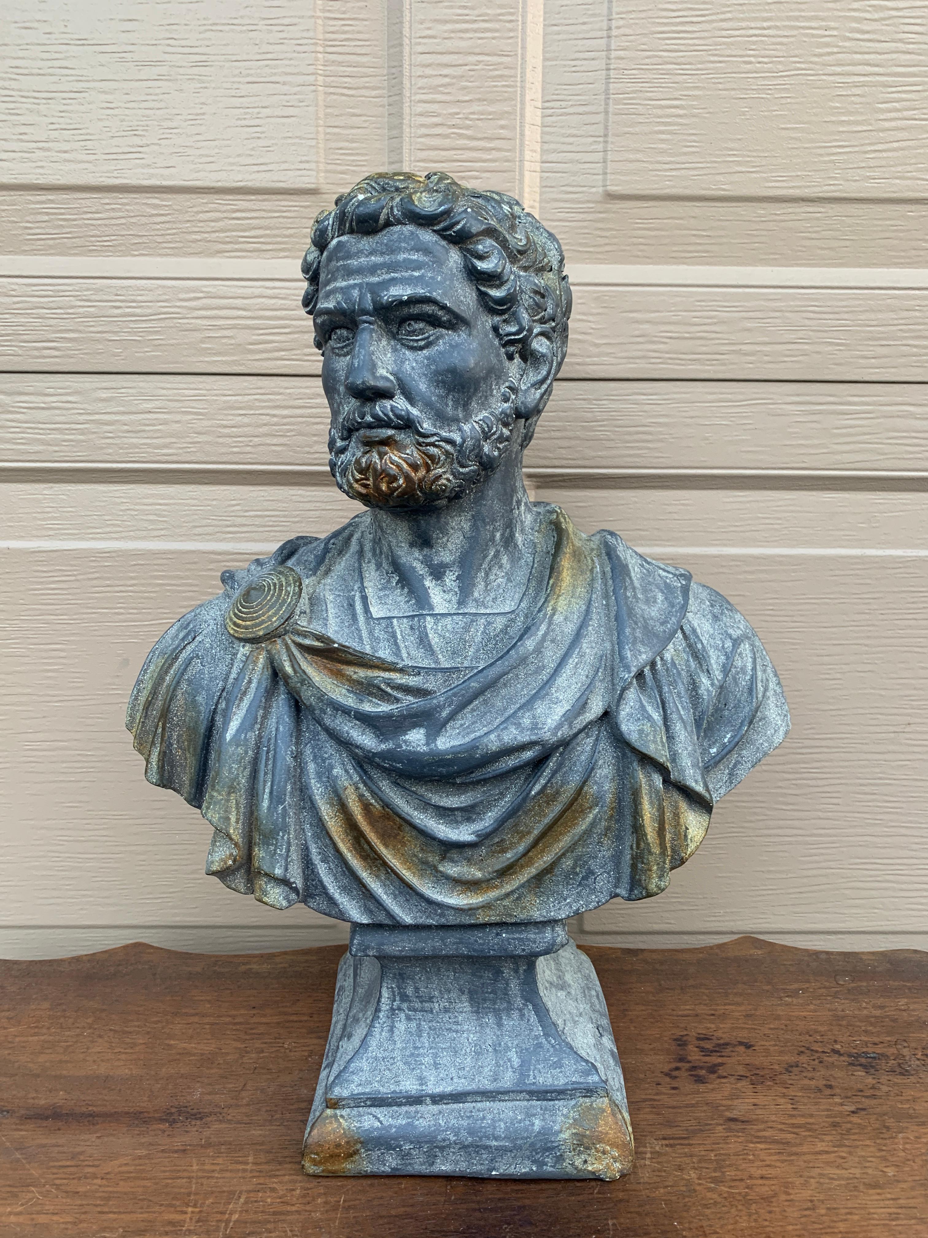 Magnifique sculpture en plâtre de l'empereur romain Antonin le Pieux, de style néoclassique Grand Tour.

États-Unis, fin du 20e siècle

Dimensions : 13,25 
