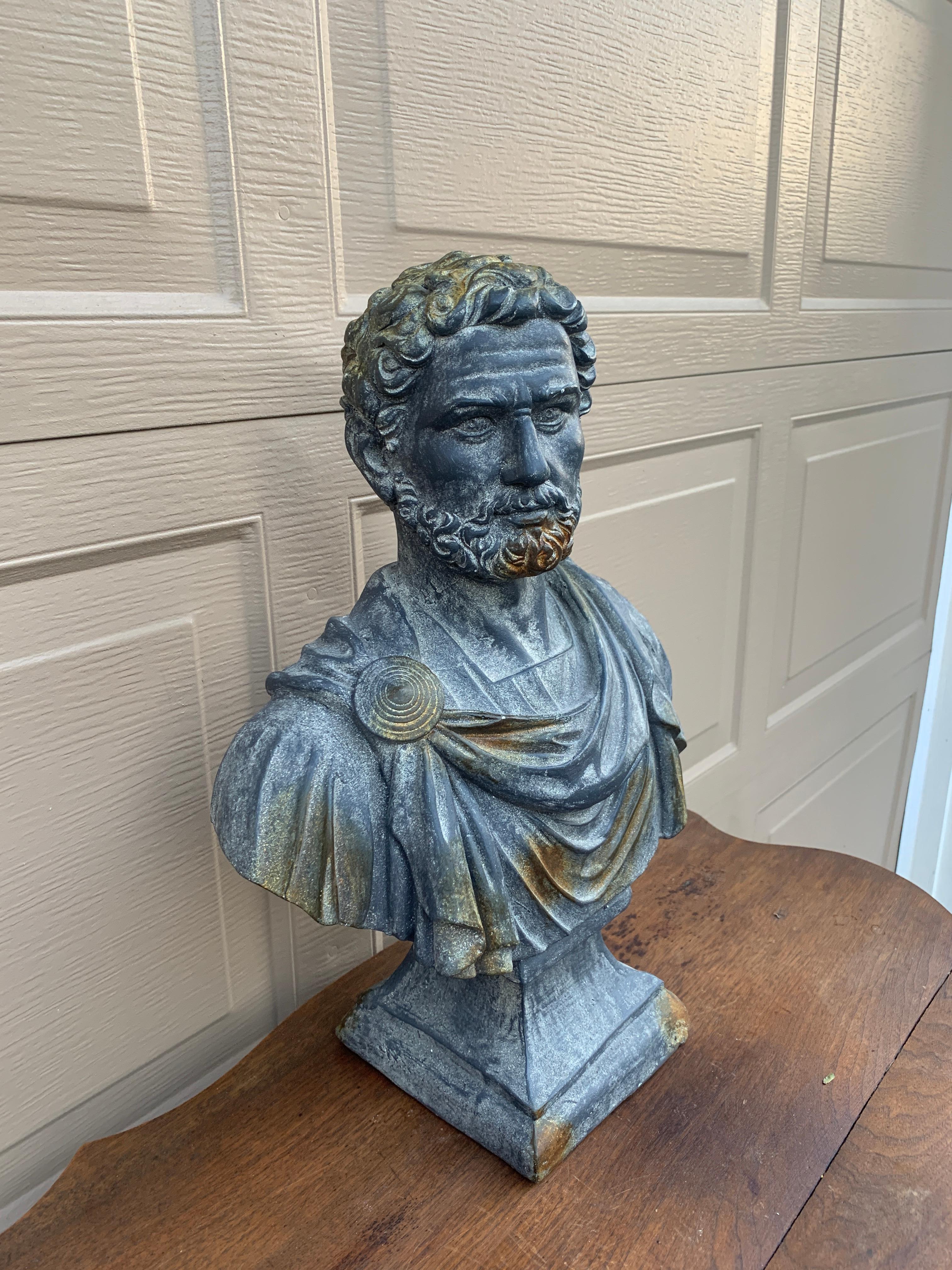Américain Vintage Classic Plaster Male Bust Sculpture of Roman Emperor Antoninus Pius en vente