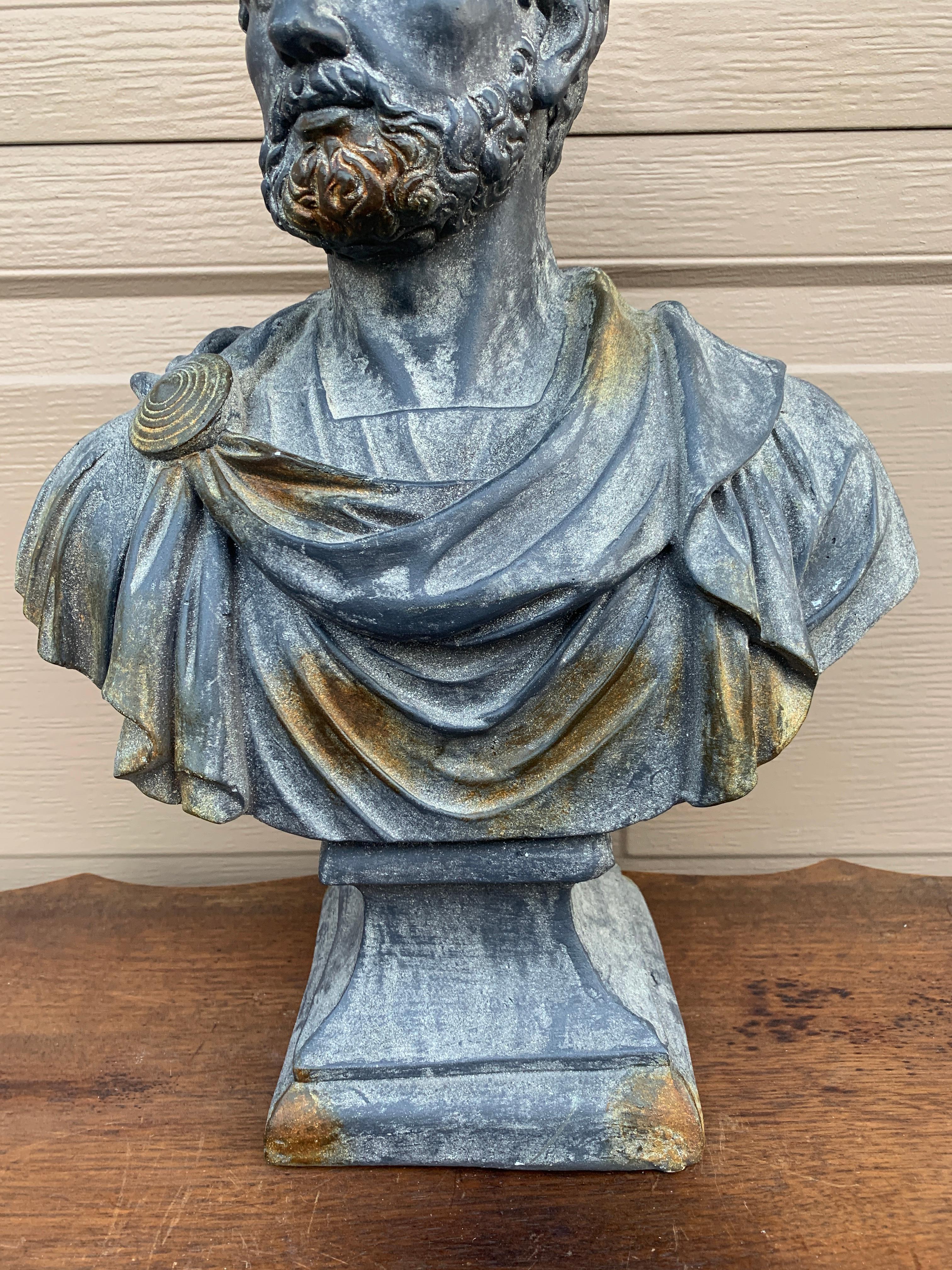 20ième siècle Vintage Classic Plaster Male Bust Sculpture of Roman Emperor Antoninus Pius en vente
