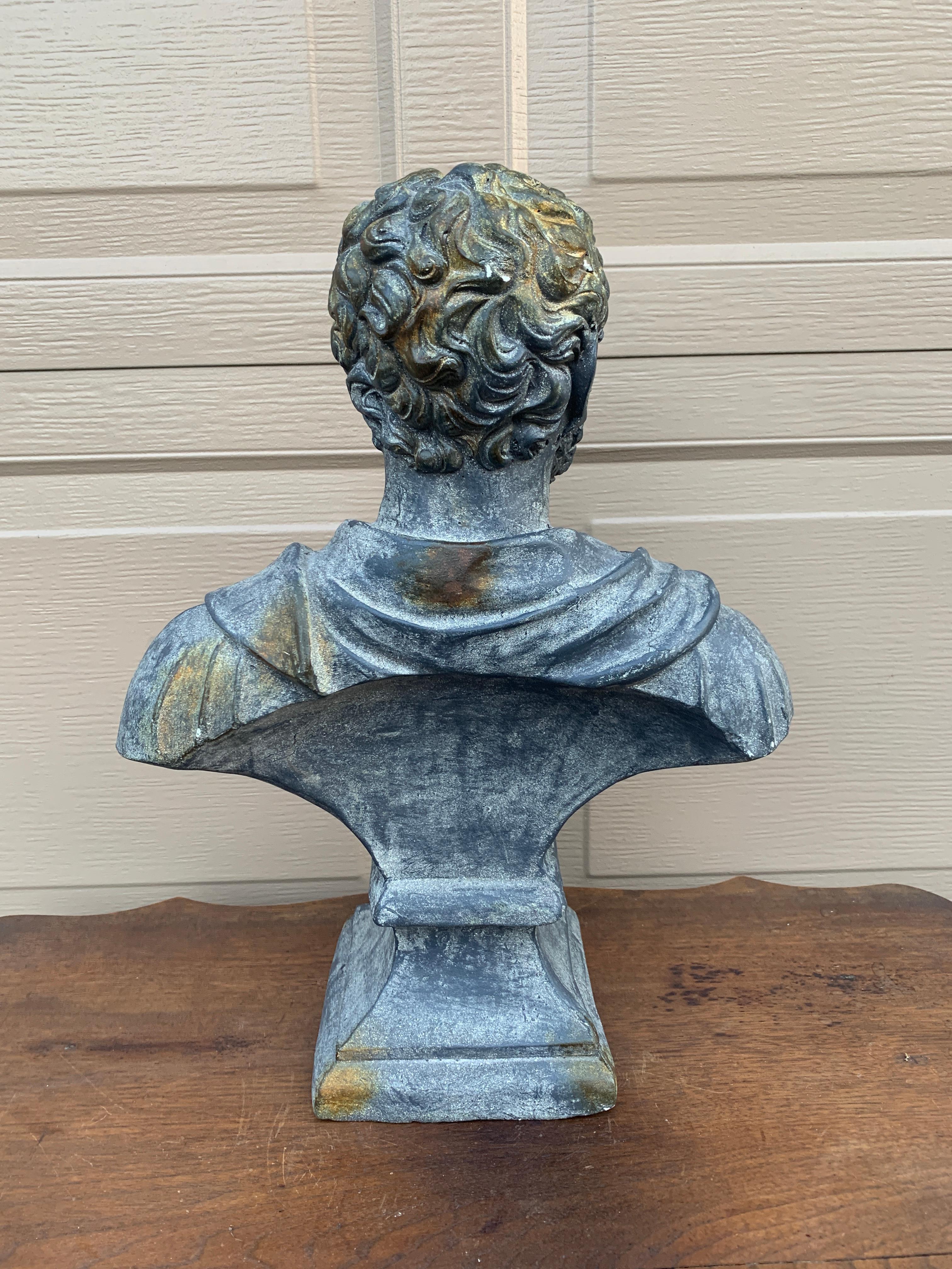 Vintage Classic Plaster Male Bust Sculpture of Roman Emperor Antoninus Pius en vente 2