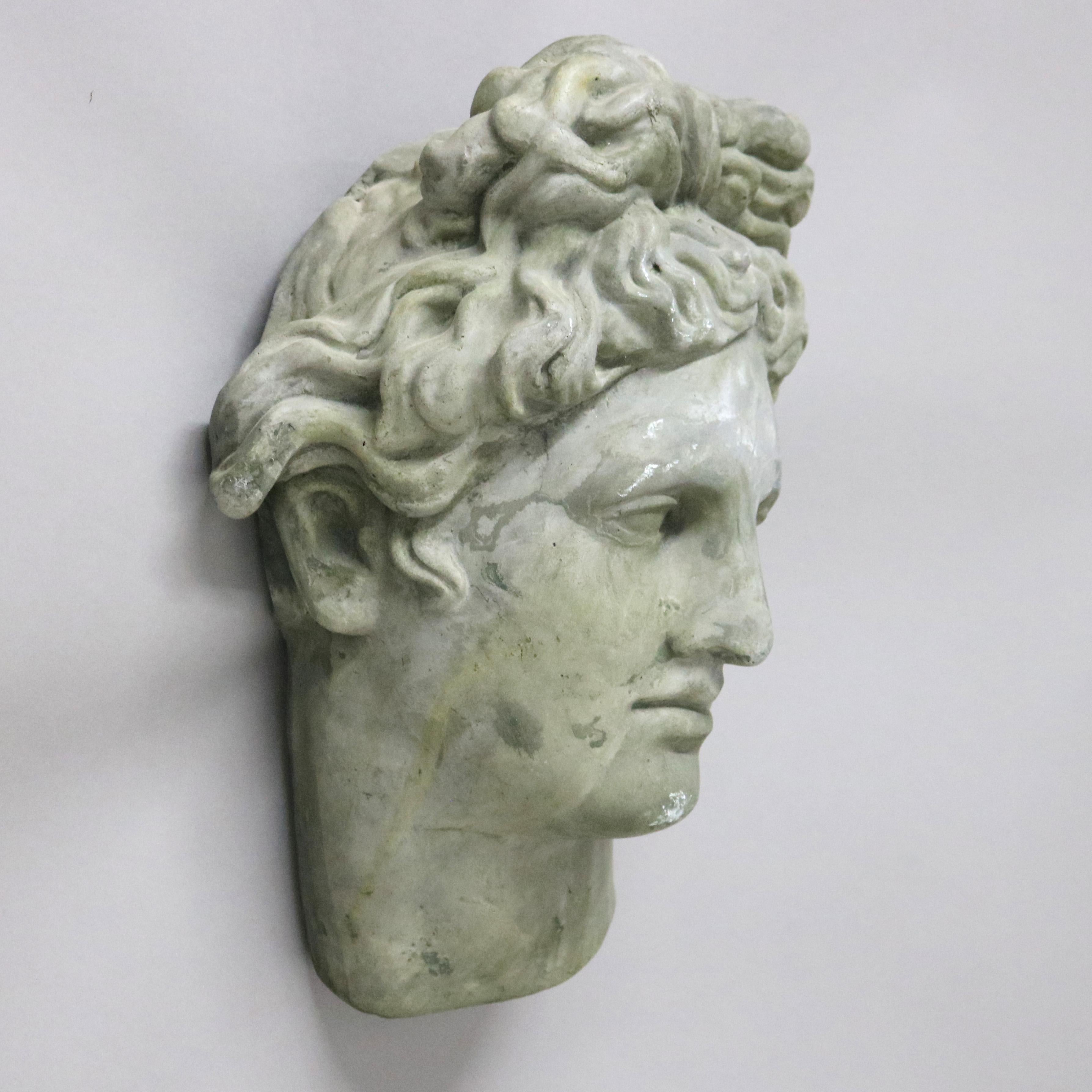 Scultura da parete in gesso classico vintage, Testa del David di Michelangelo C1930 In condizioni buone in vendita a Big Flats, NY