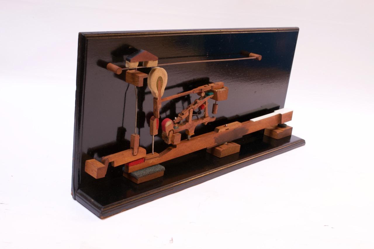 Mid-Century Modern Modèle d'action vintage pour piano Clavier en vente