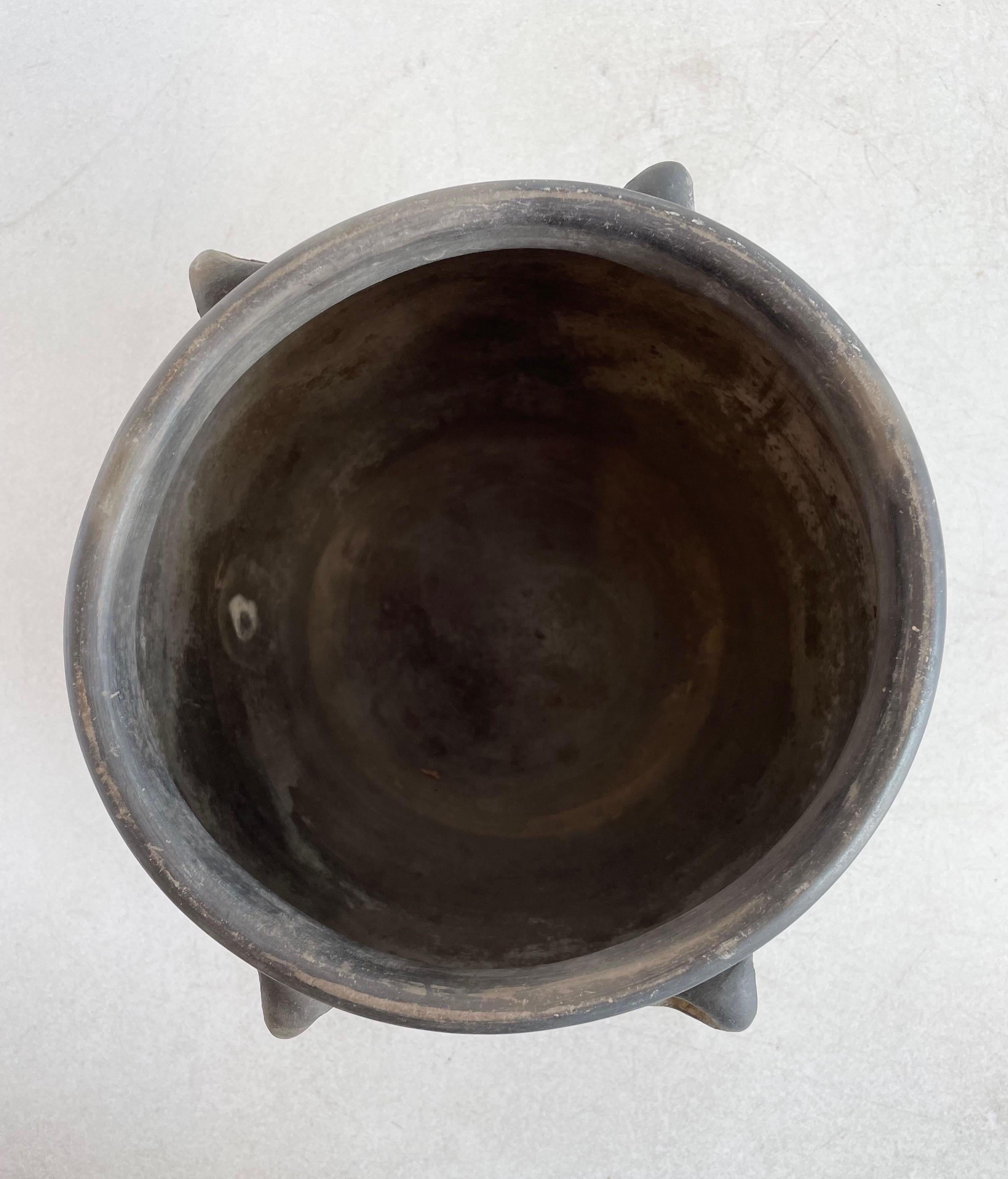 Vintage Clay Pot Medium Size In Good Condition In Brea, CA