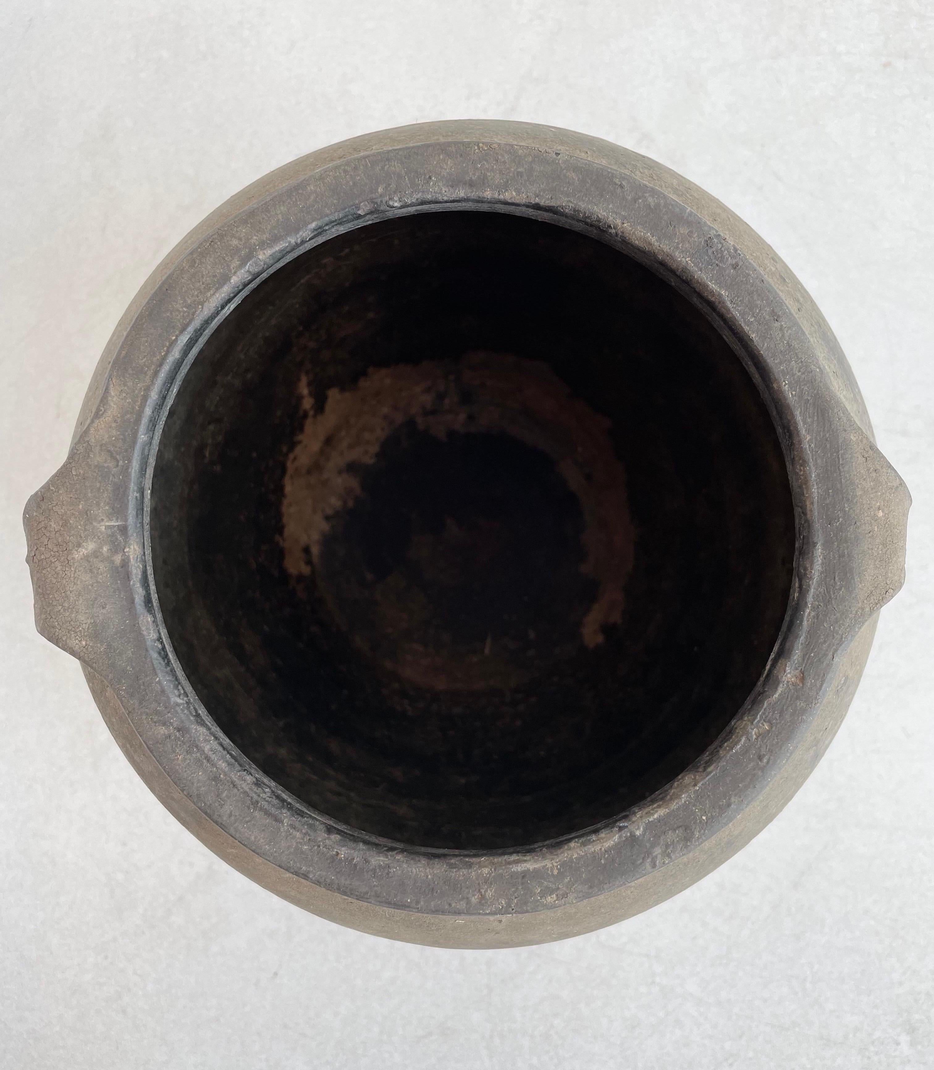 Vintage Clay Pot Medium Size For Sale at 1stDibs vintage clay pots