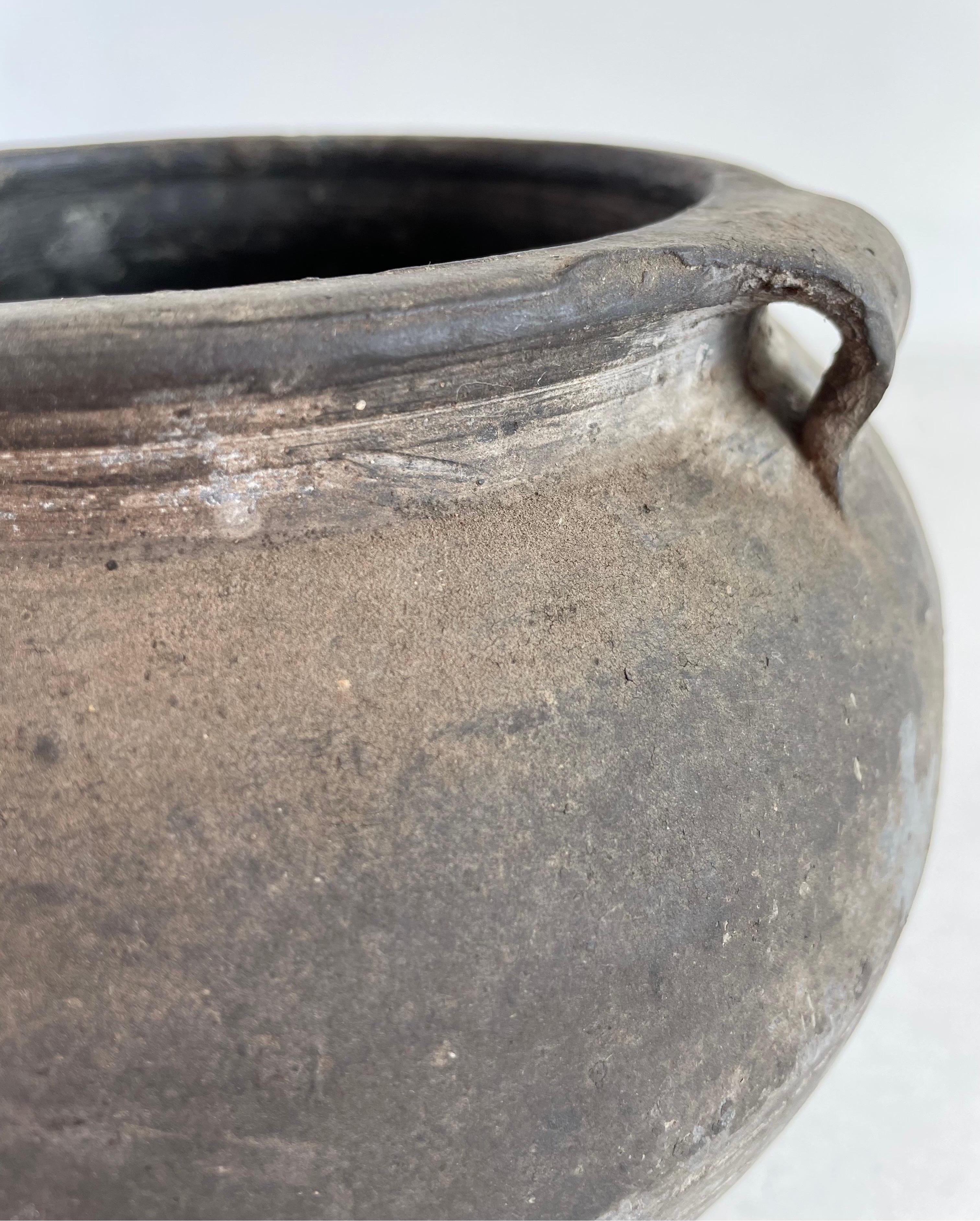 Vintage Clay Pot Medium Size For Sale at 1stDibs vintage clay pots