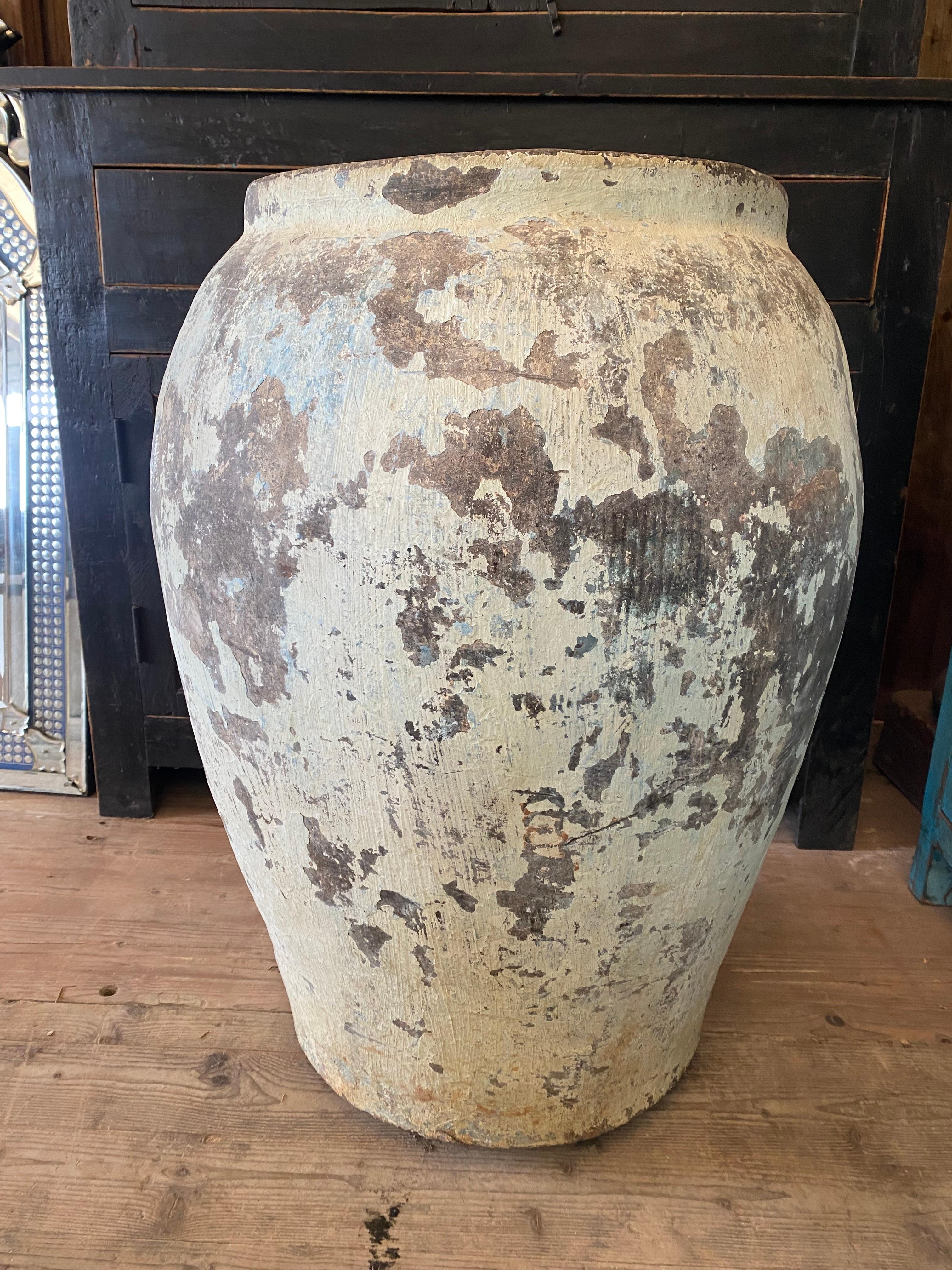 Anglo-Indian Vintage clay pot with original patina  For Sale