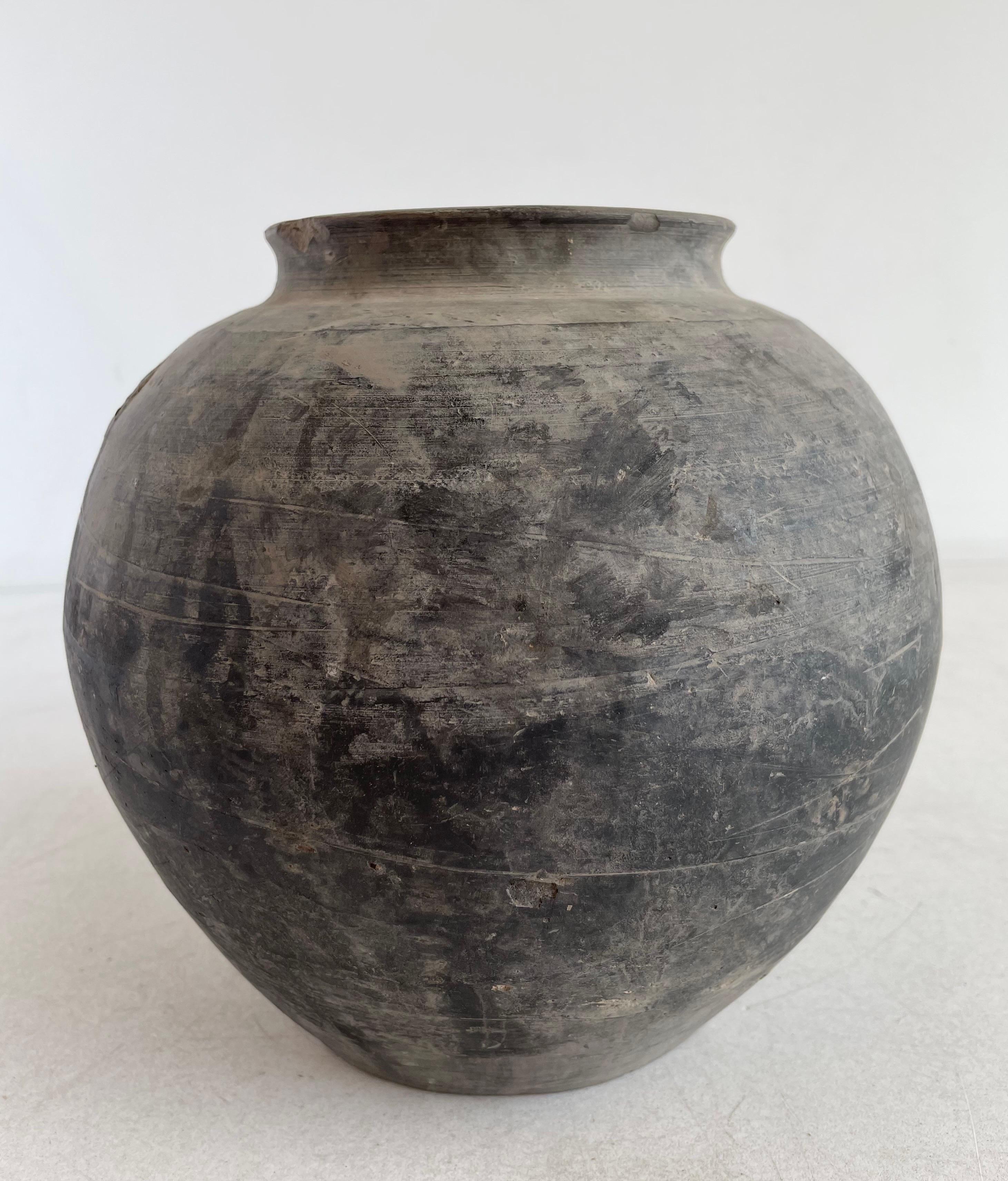 medium size mud pot