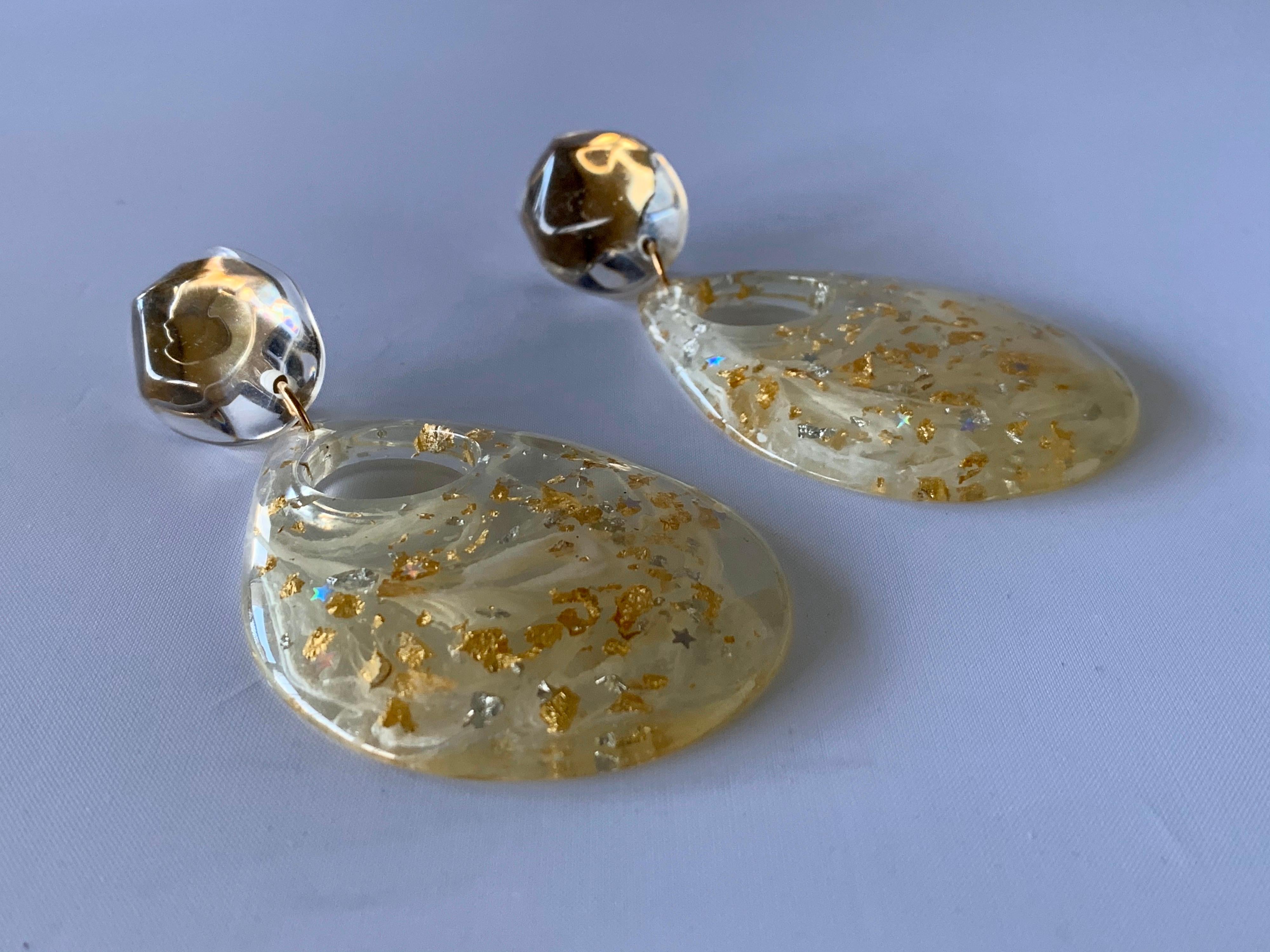 Vintage Clear Acrylic Gold Flake Statement Earrings  In Excellent Condition In Palm Springs, CA