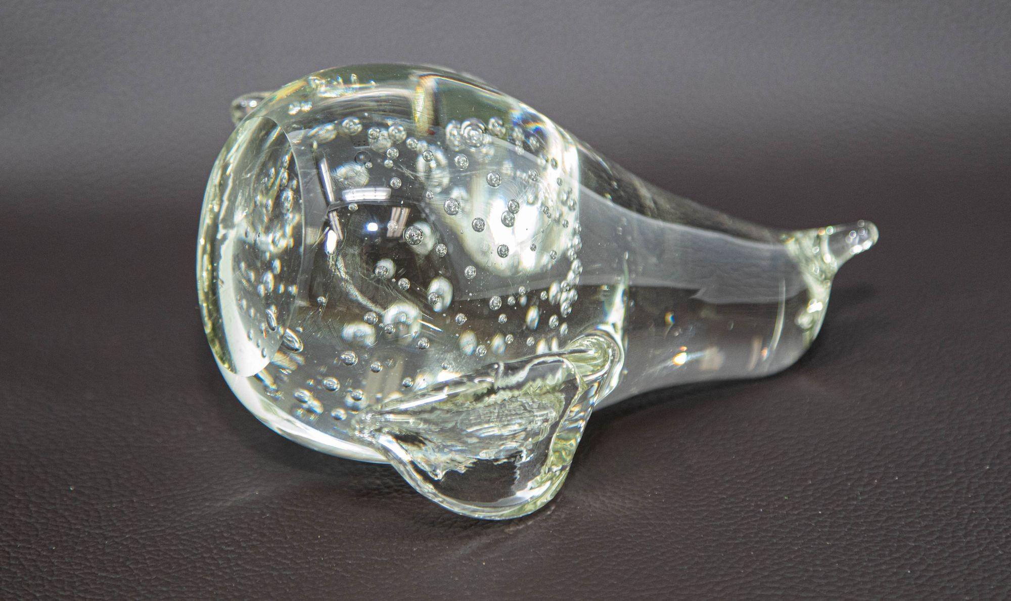 20ième siècle Figurine presse-papier vintage Penguin oiseau en verre d'art transparent avec bulles en vente