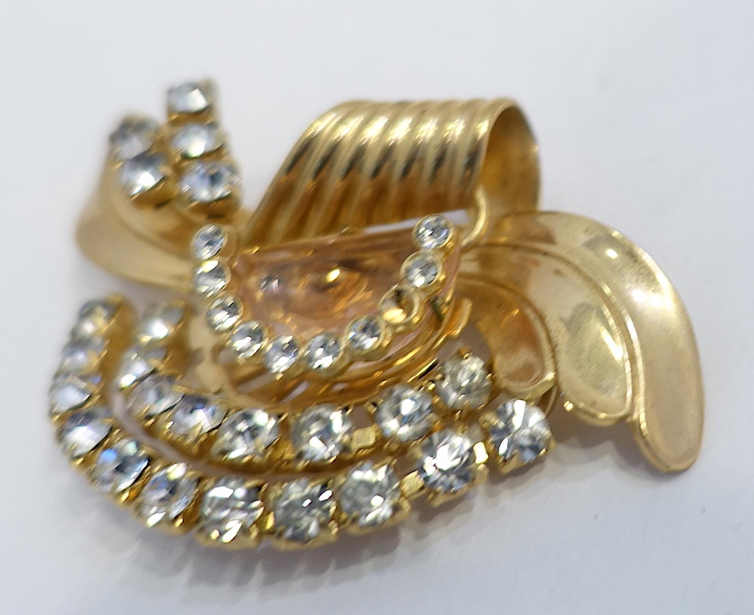 Vintage Clear Crystals Brooch In Good Condition For Sale In New York, NY