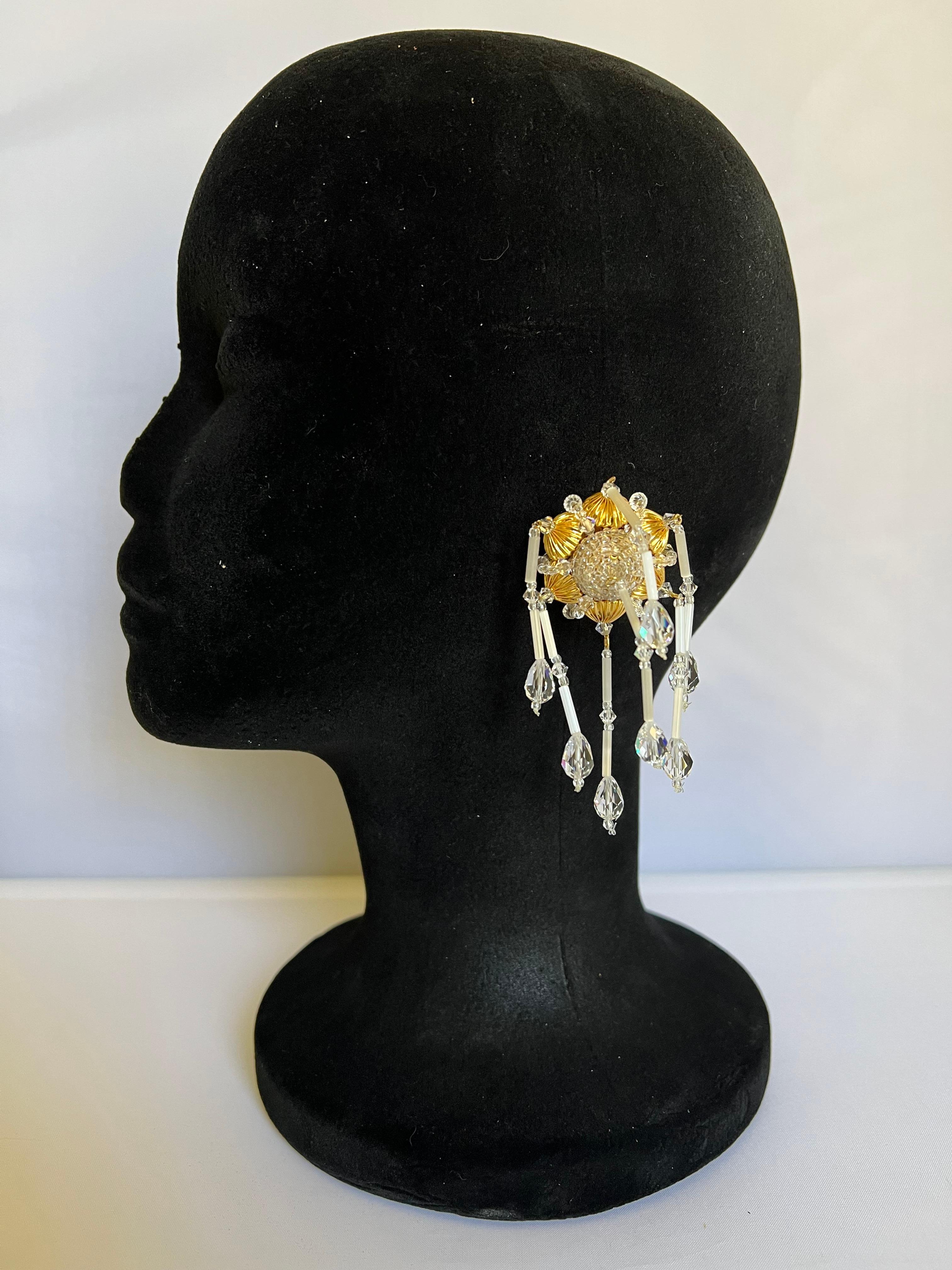 Vintage Clear Gilt Firework Earrings  In Excellent Condition In Palm Springs, CA