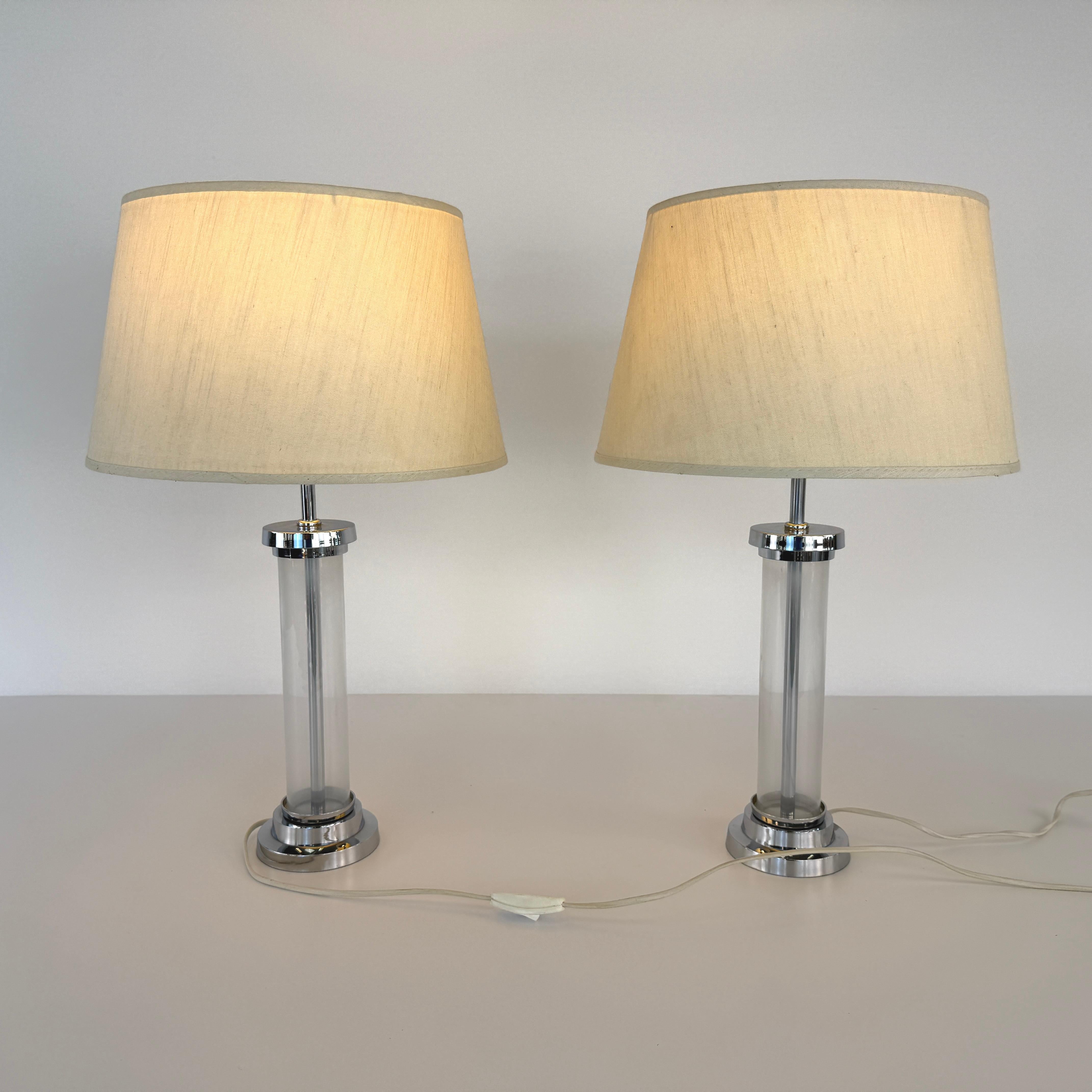 Mid-Century Modern Vintage Clear Glass Column Table Lamps – A Pair For Sale