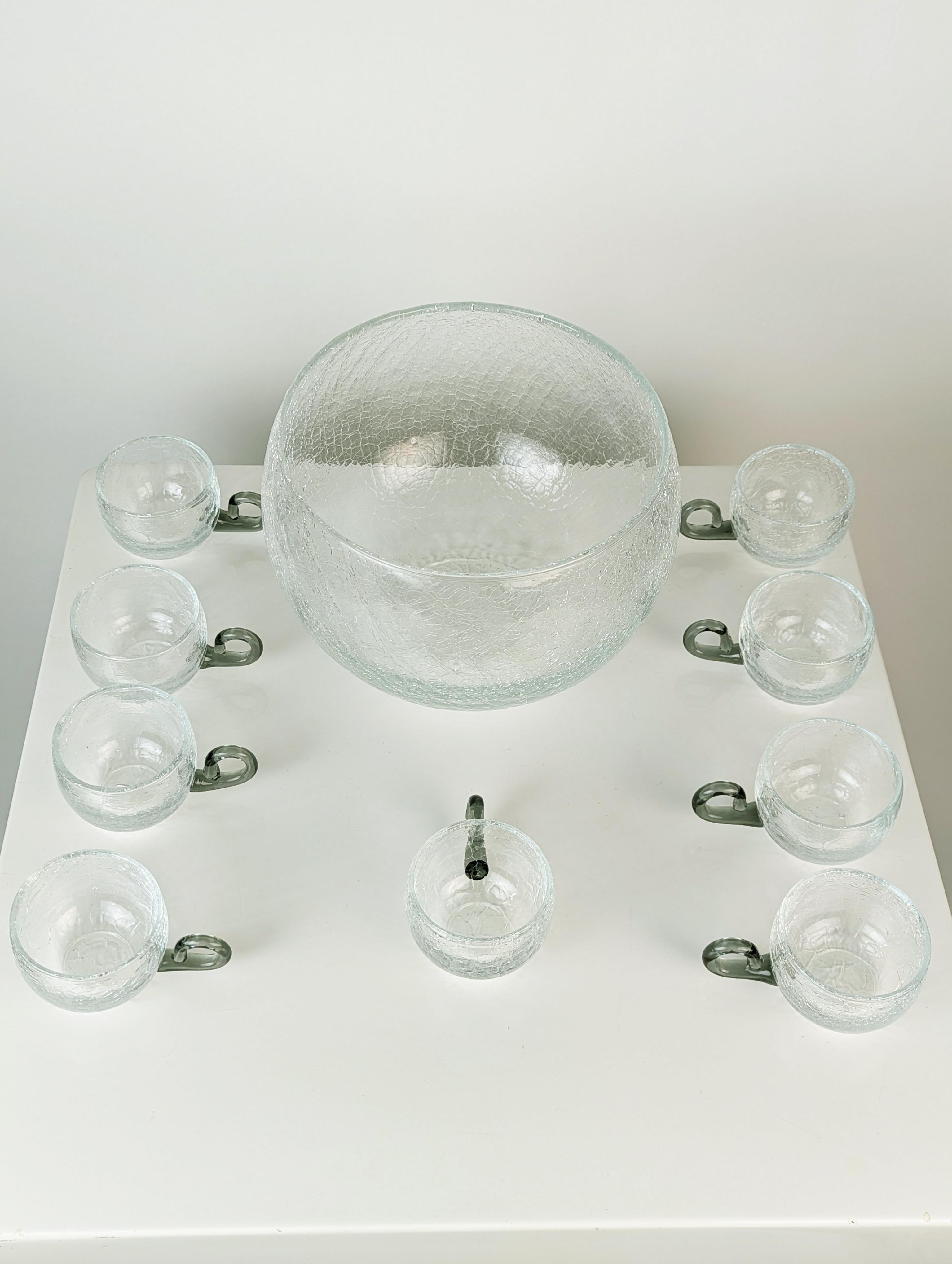 Juego de ponche vintage de cristal transparente y gris de los años 70 Hecho a mano en venta