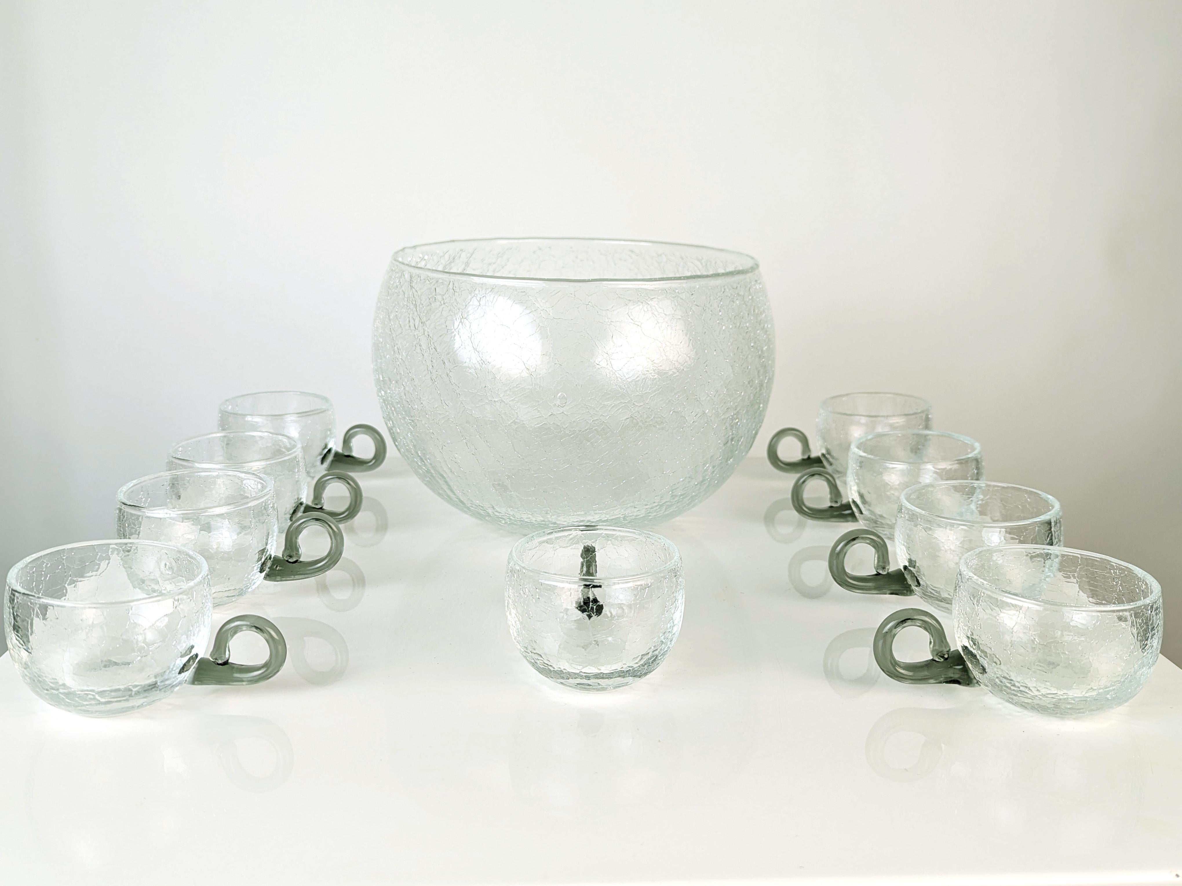 Juego de ponche vintage de cristal transparente y gris de los años 70 en venta 1