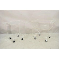 Tavolini rotanti vintage in acrilico trasparente della metà del secolo scorso - una coppia