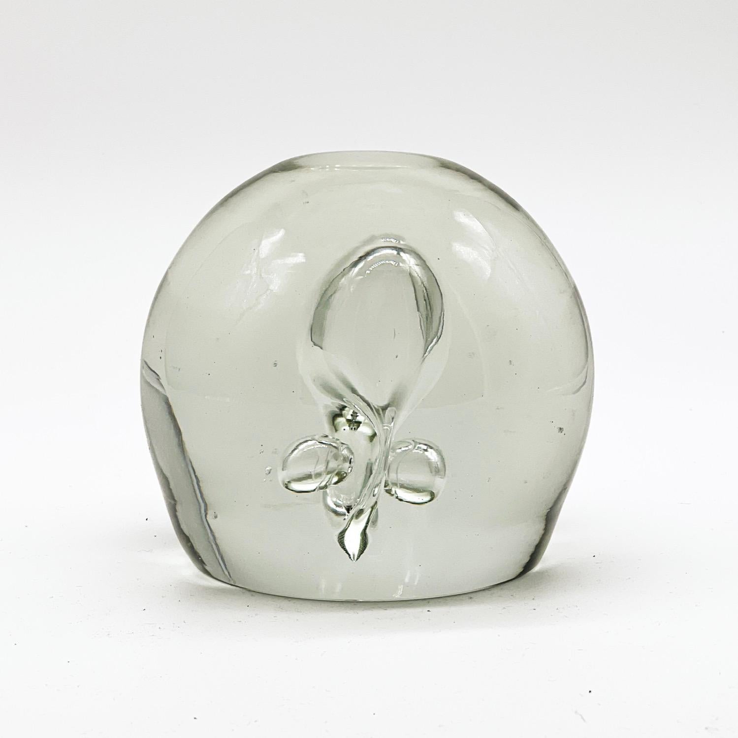 Presse-papiers de bureau décoratifs vintage en verre de Murano transparent avec bulles incluses Bon état - En vente à Milano, IT