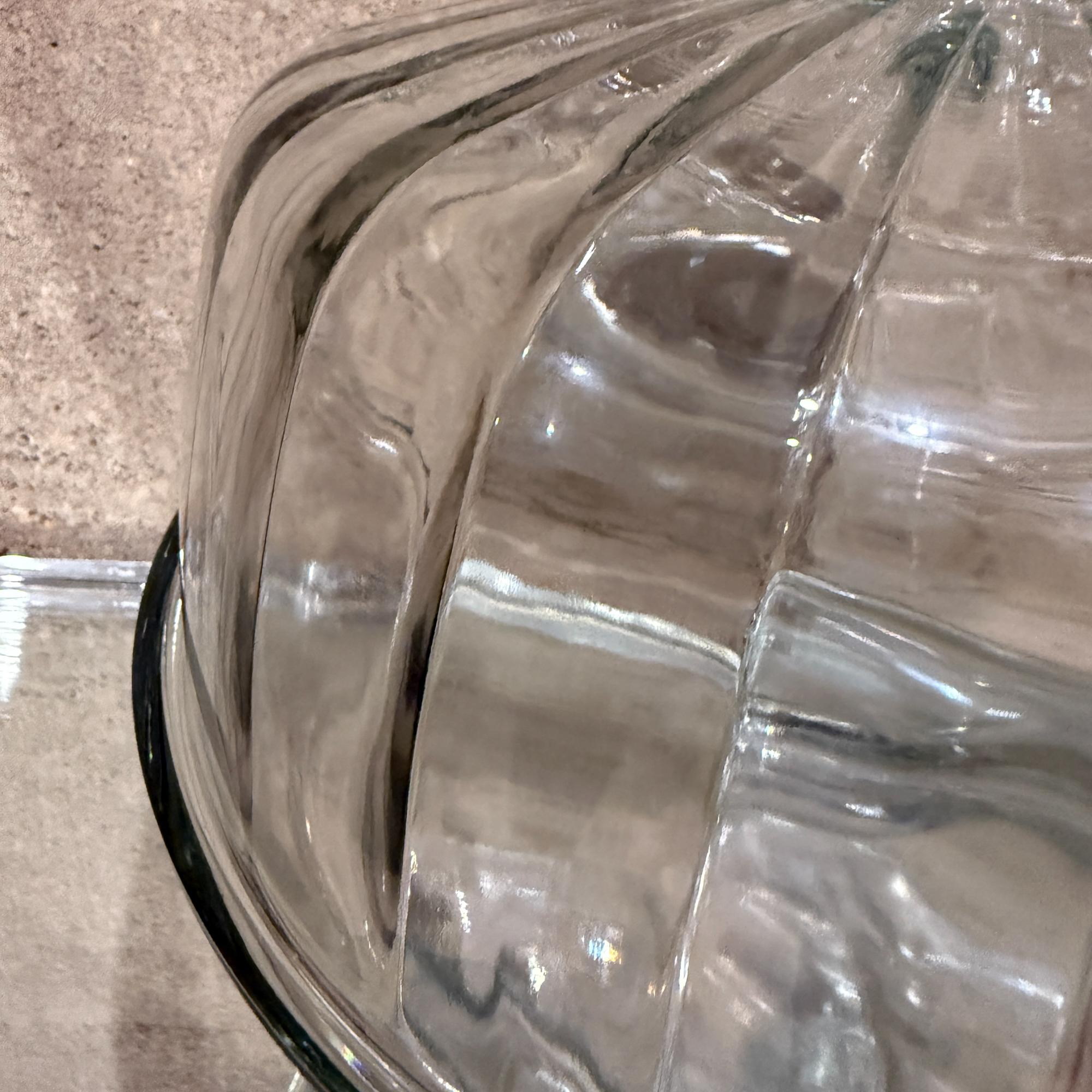 Vintage Clear Ribbed Glass Pedestal Footed Cake Plate Stand & Dome Lid Cover In Good Condition For Sale In Chula Vista, CA