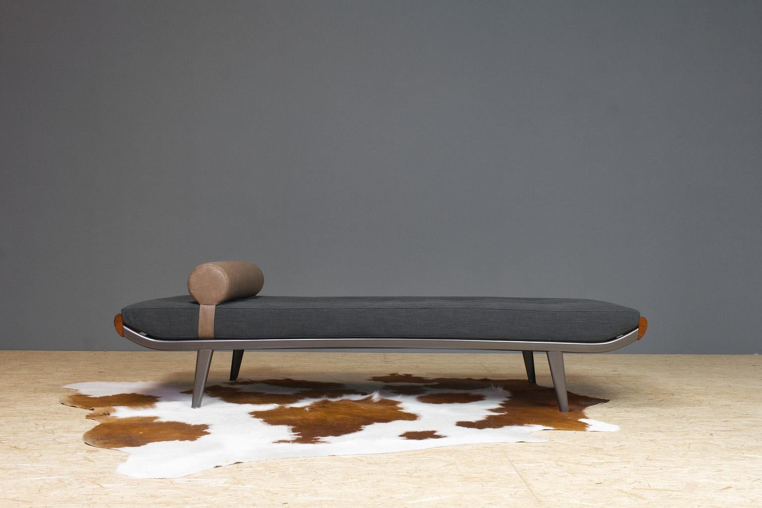 Vintage Cleopatra Daybed by Andre Cordemeyer in Charcoal Grey Linen, 1953 For Sale 2
