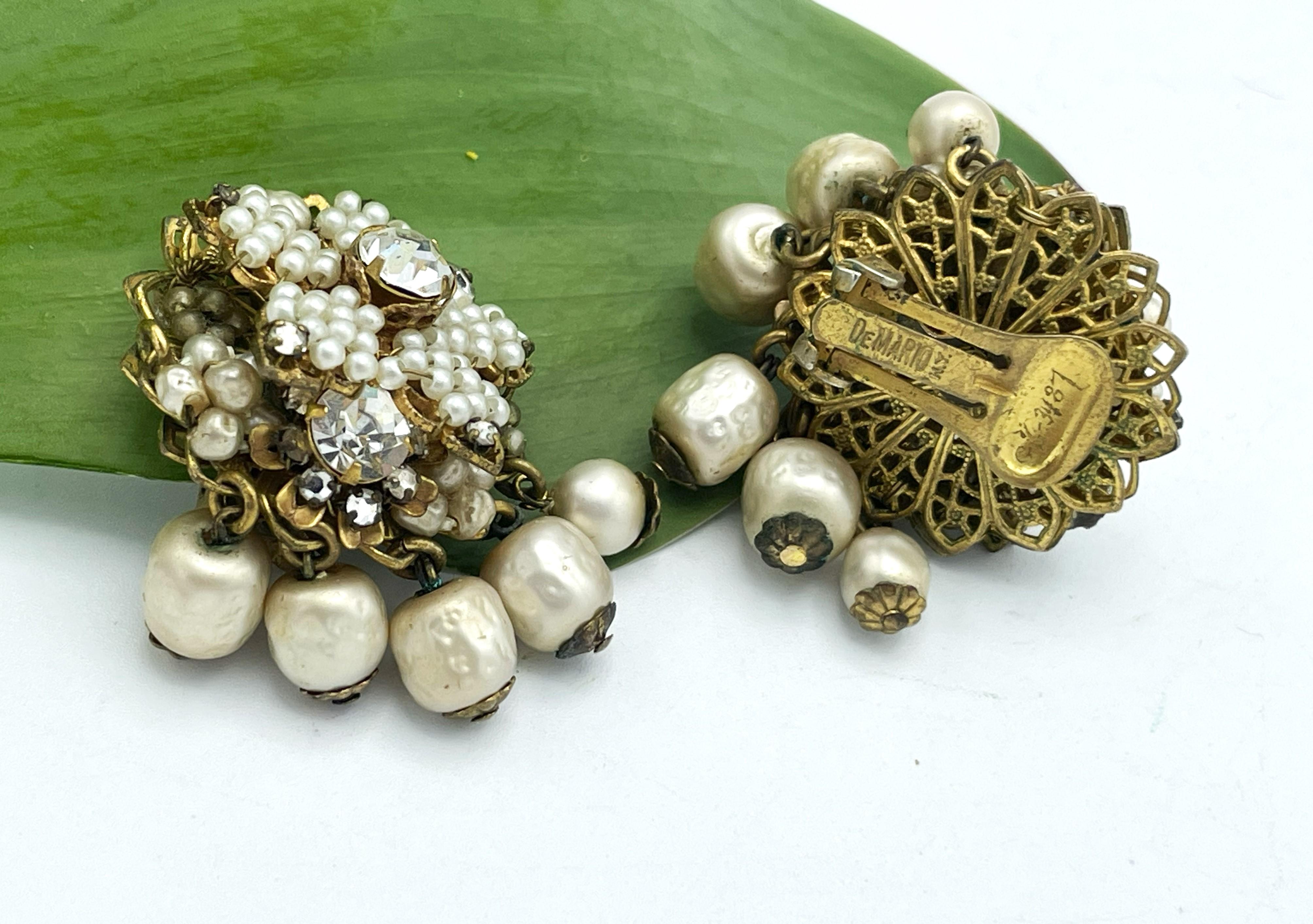 Vintage Clip-on earring by DEMARIO NY, pealrs and rhinestones, gold plated, 1950 For Sale 1