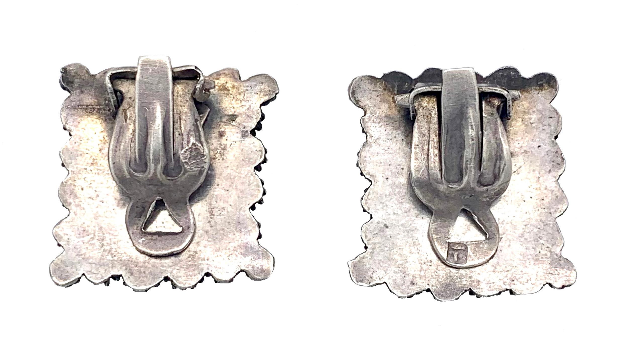 Artisan Vintage Clip on Earrings Aventurine Glass Silver For Sale