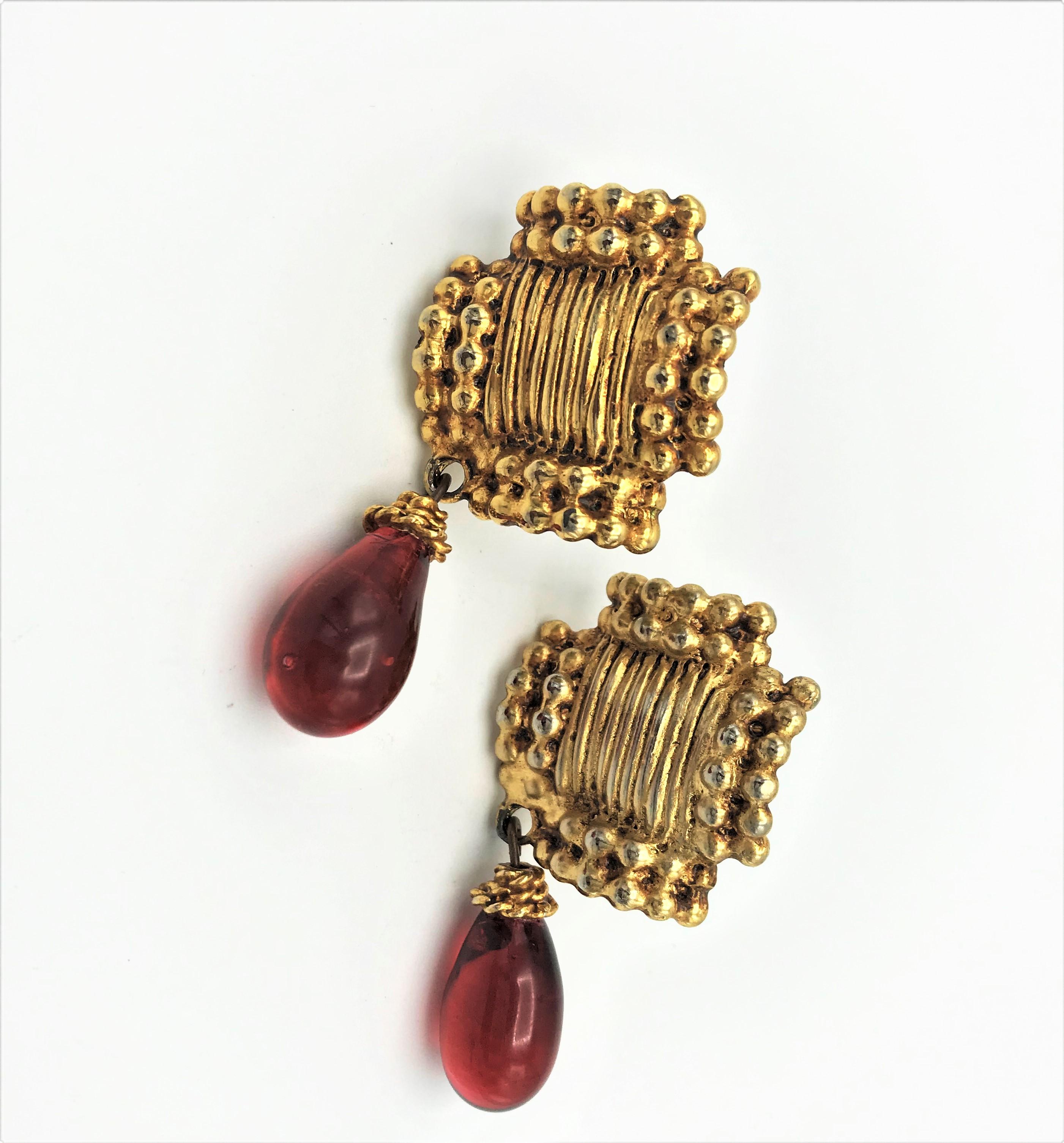 Artisan  Vintage clip-on earrings from ANTIGONA PARIS 1970s, gold-plated with red drops For Sale