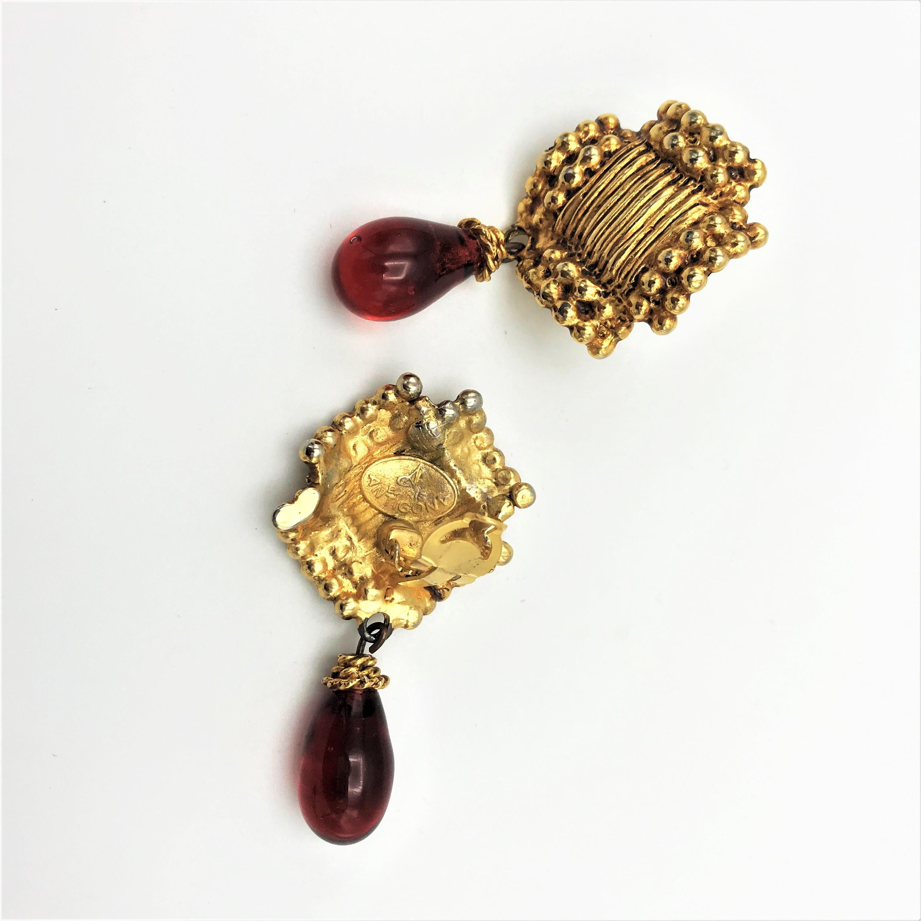  Vintage clip-on earrings from ANTIGONA PARIS 1970s, gold-plated with red drops In Good Condition For Sale In Stuttgart, DE