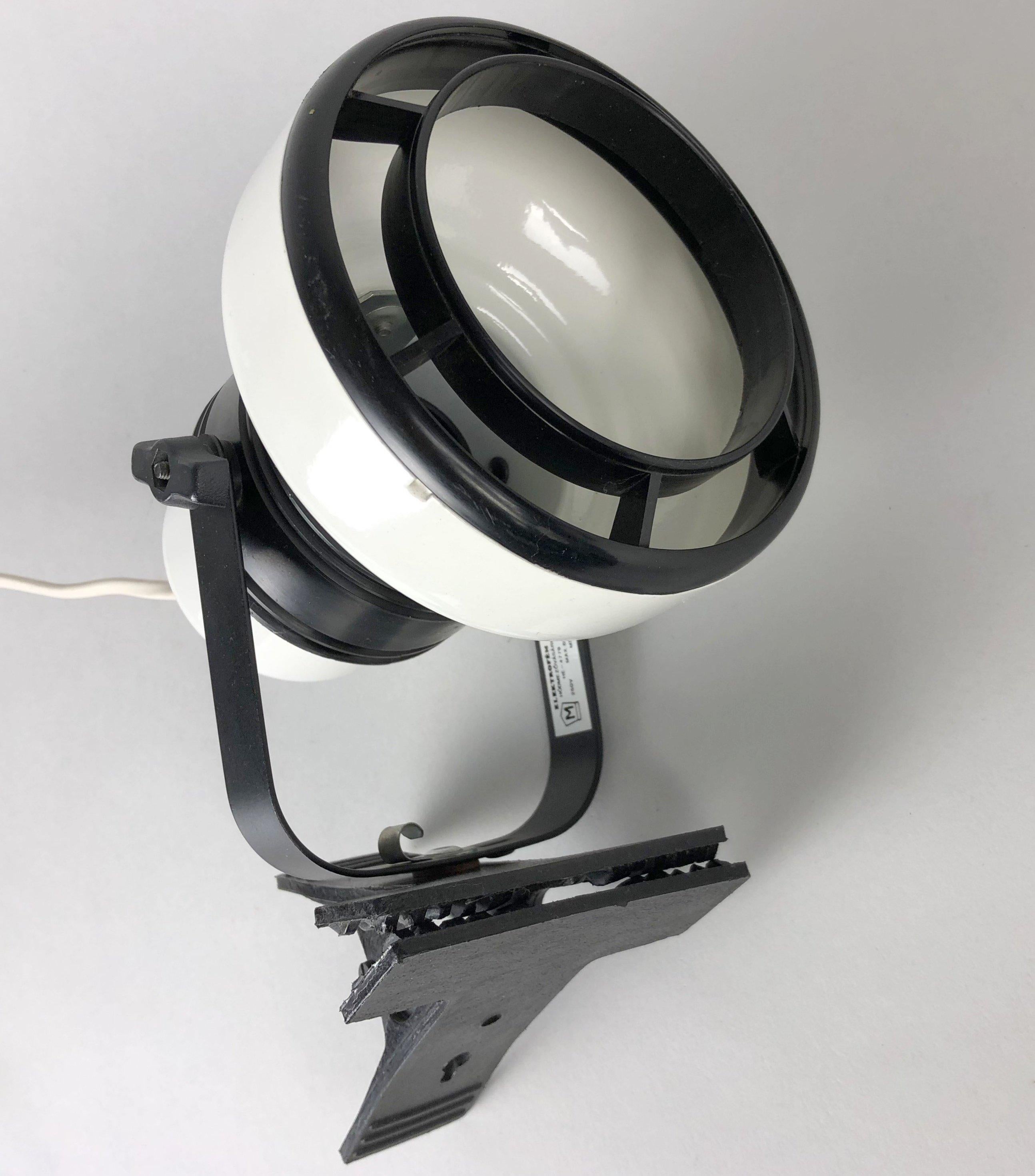 Vintage Clip-on Lamp, 1970's In Good Condition For Sale In Praha, CZ
