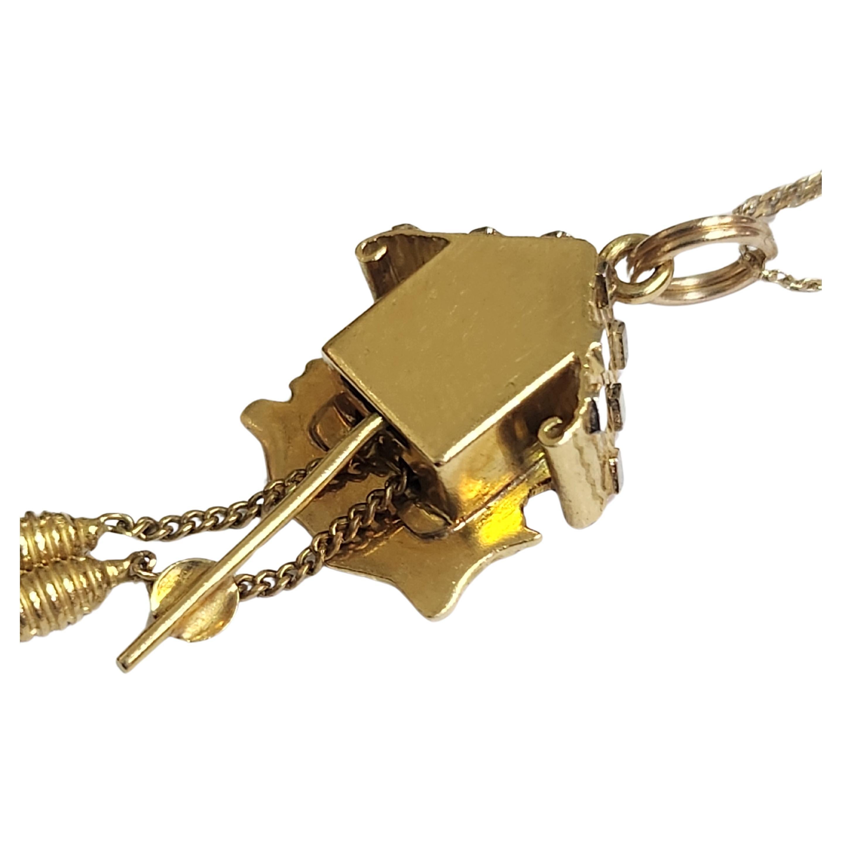 Horloge Vintage Pendentif Or en vente 1