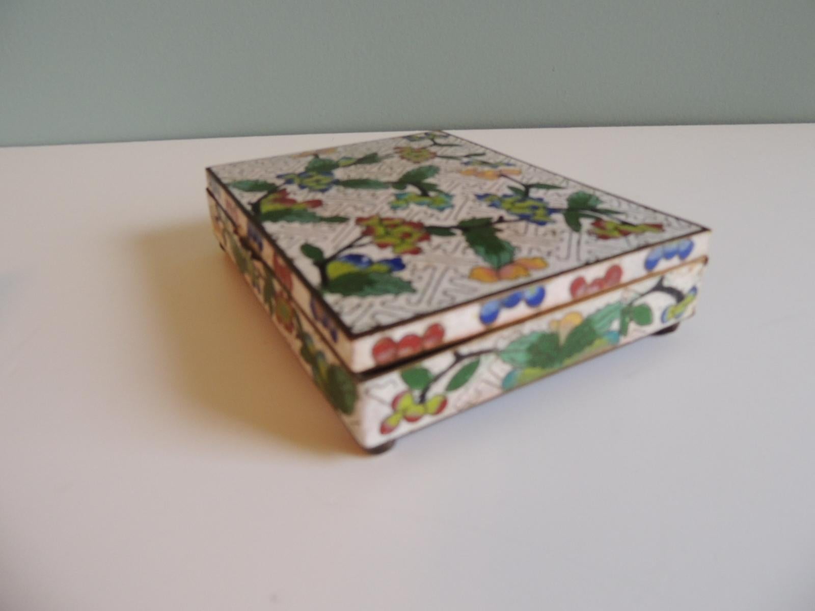 Vintage Cloisonné Brass and Enamel Decorative Footed Box Depicting Flowers In Good Condition In Oakland Park, FL