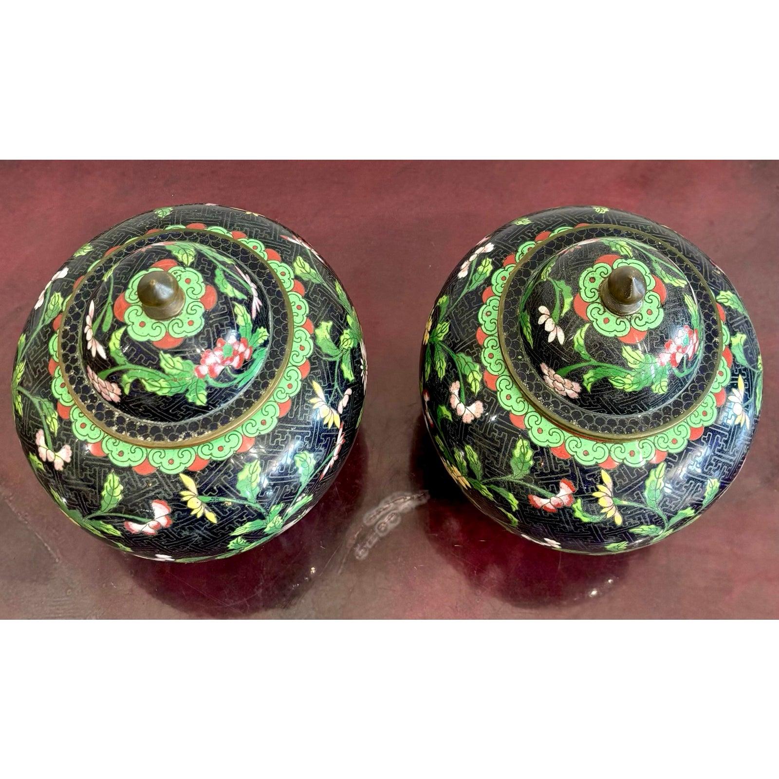 Vintage Cloisonné Ginger Jars - Set of 2 In Good Condition For Sale In West Palm Beach, FL