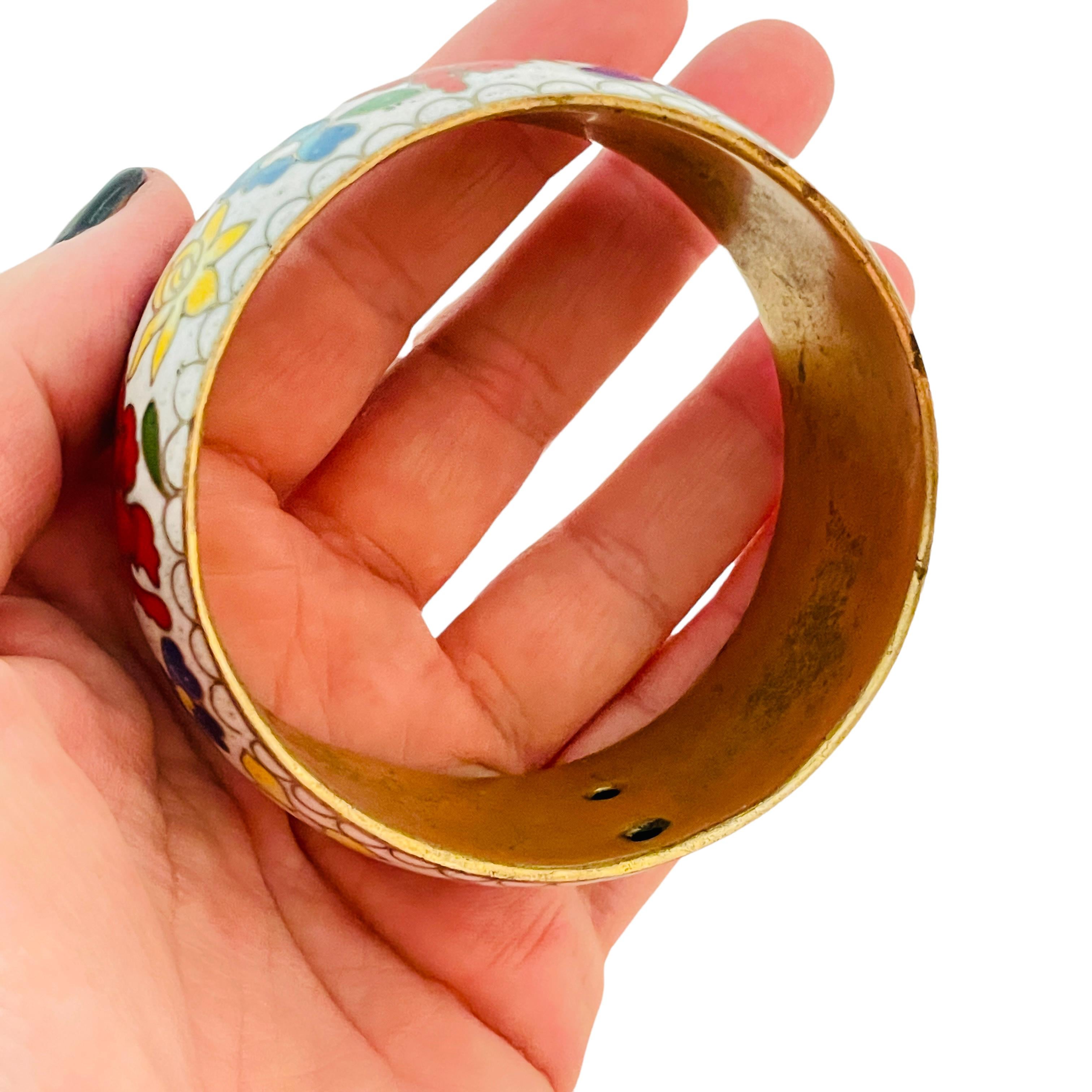 Braccialetto largo cloisonné d'epoca con smalto colorato In condizioni buone in vendita a Palos Hills, IL