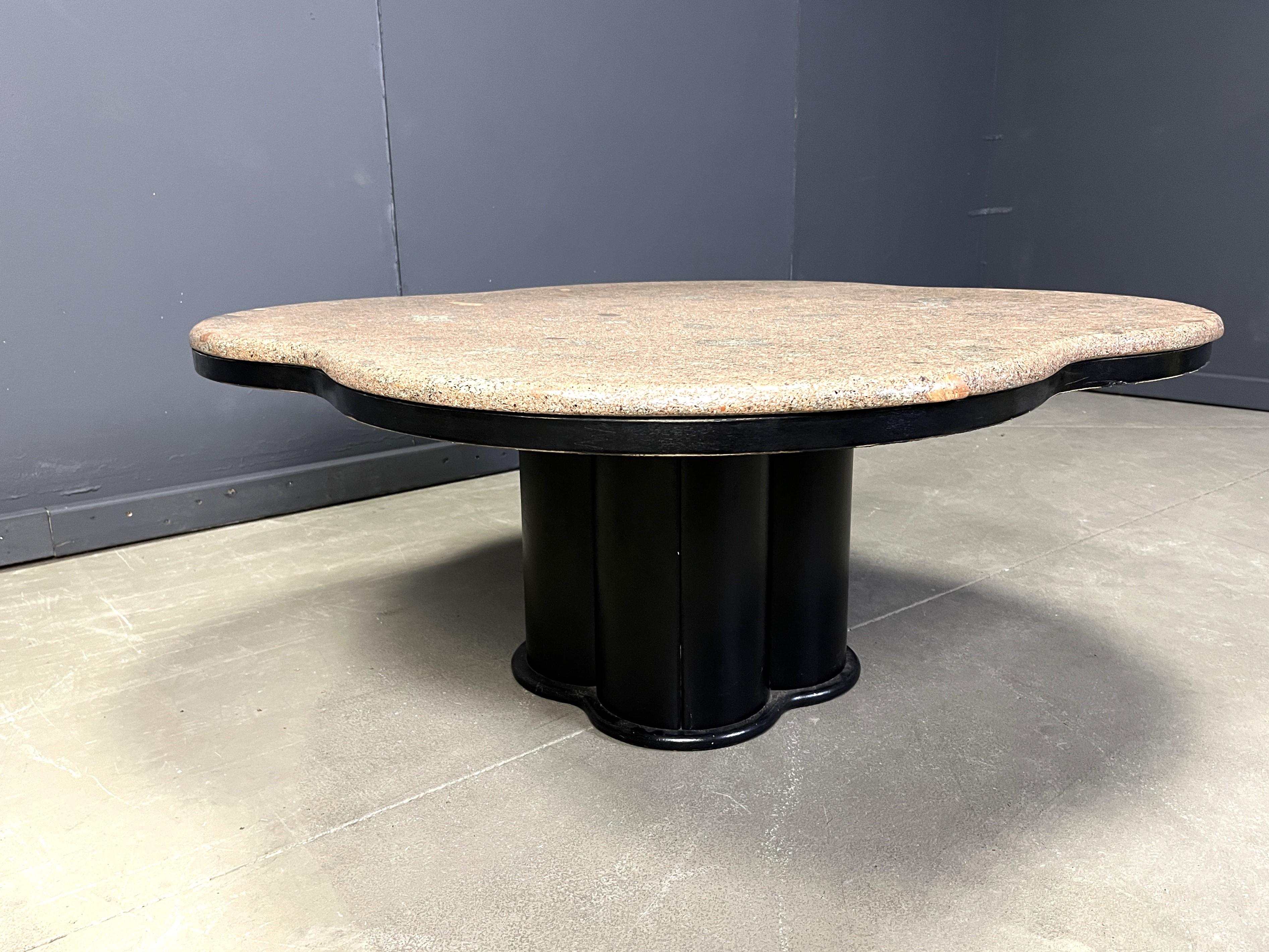 Table basse vintage en granit en forme de trèfle, années 1970 en vente 3