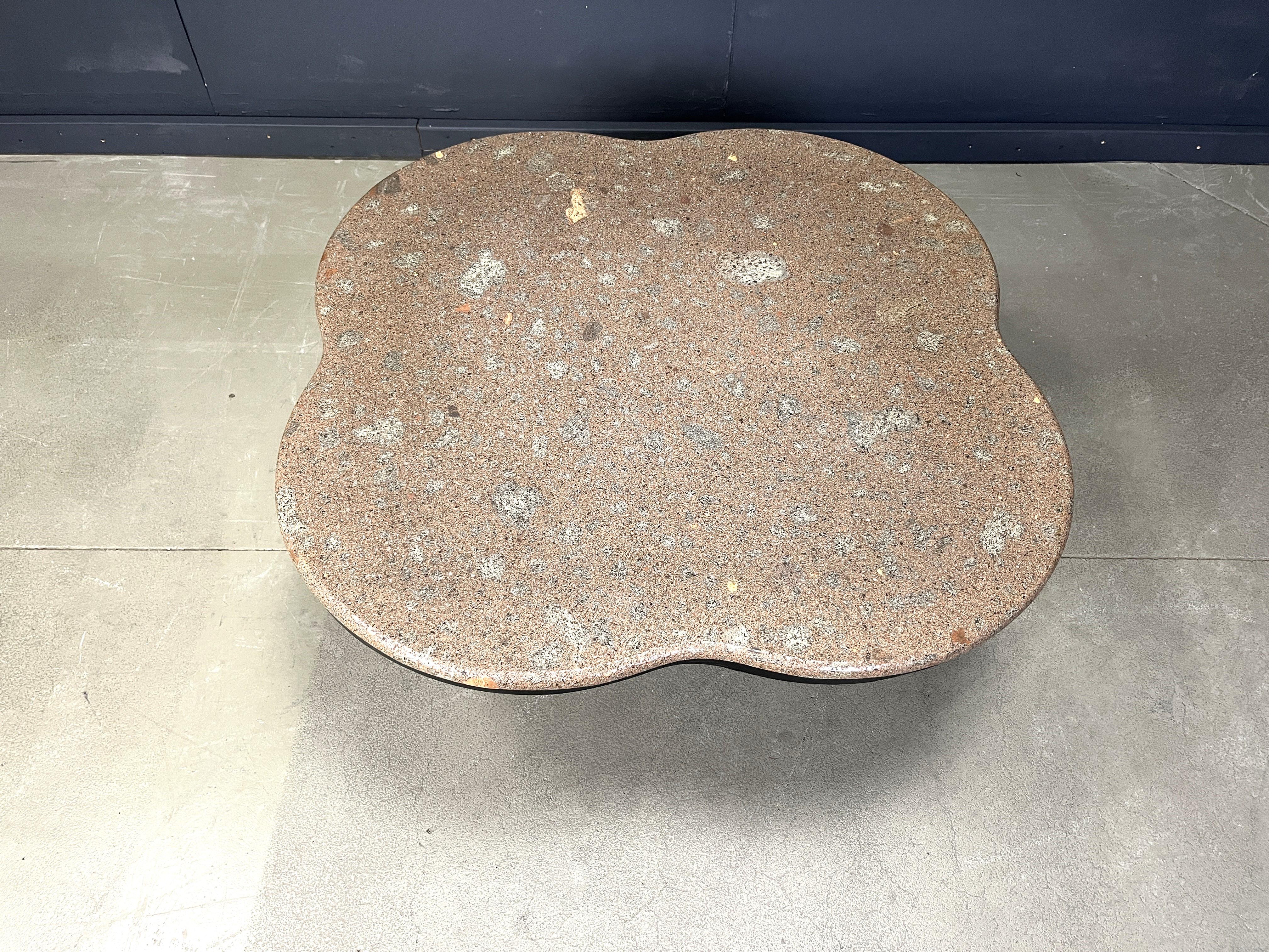 Table basse vintage en granit en forme de trèfle, années 1970 en vente 4